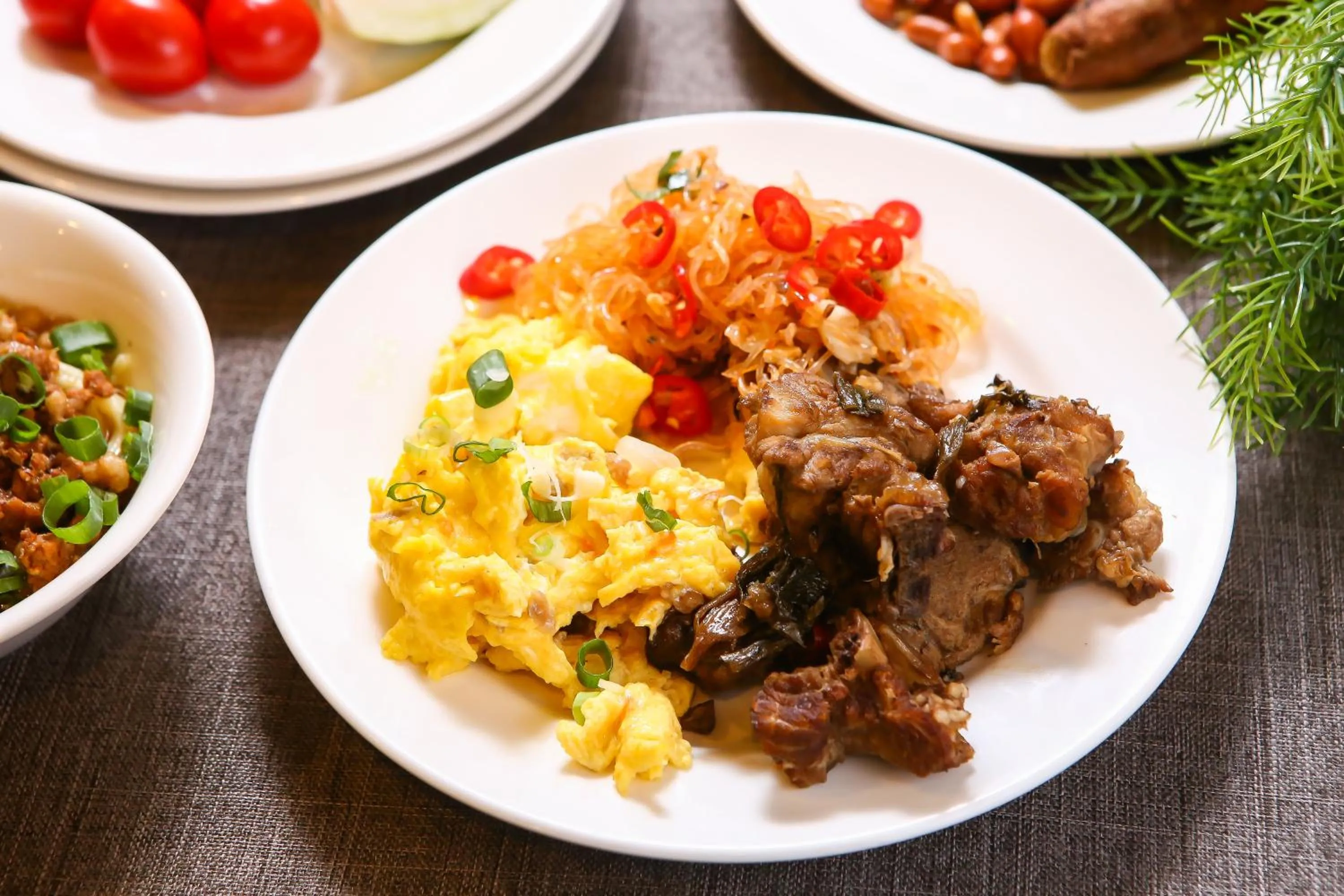 Food and drinks in Maple Hotel