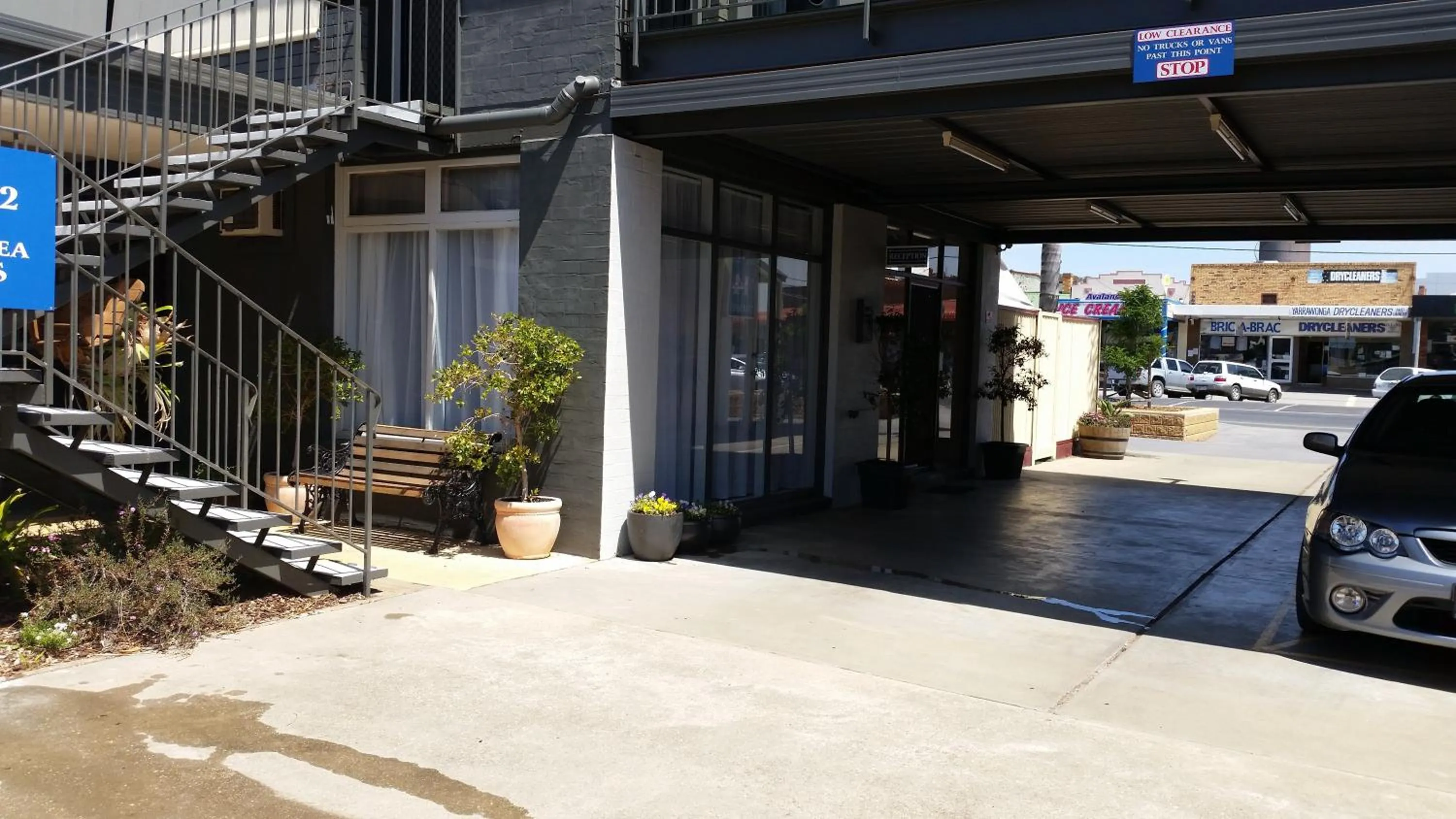 Facade/entrance in Belmore Motor Inn