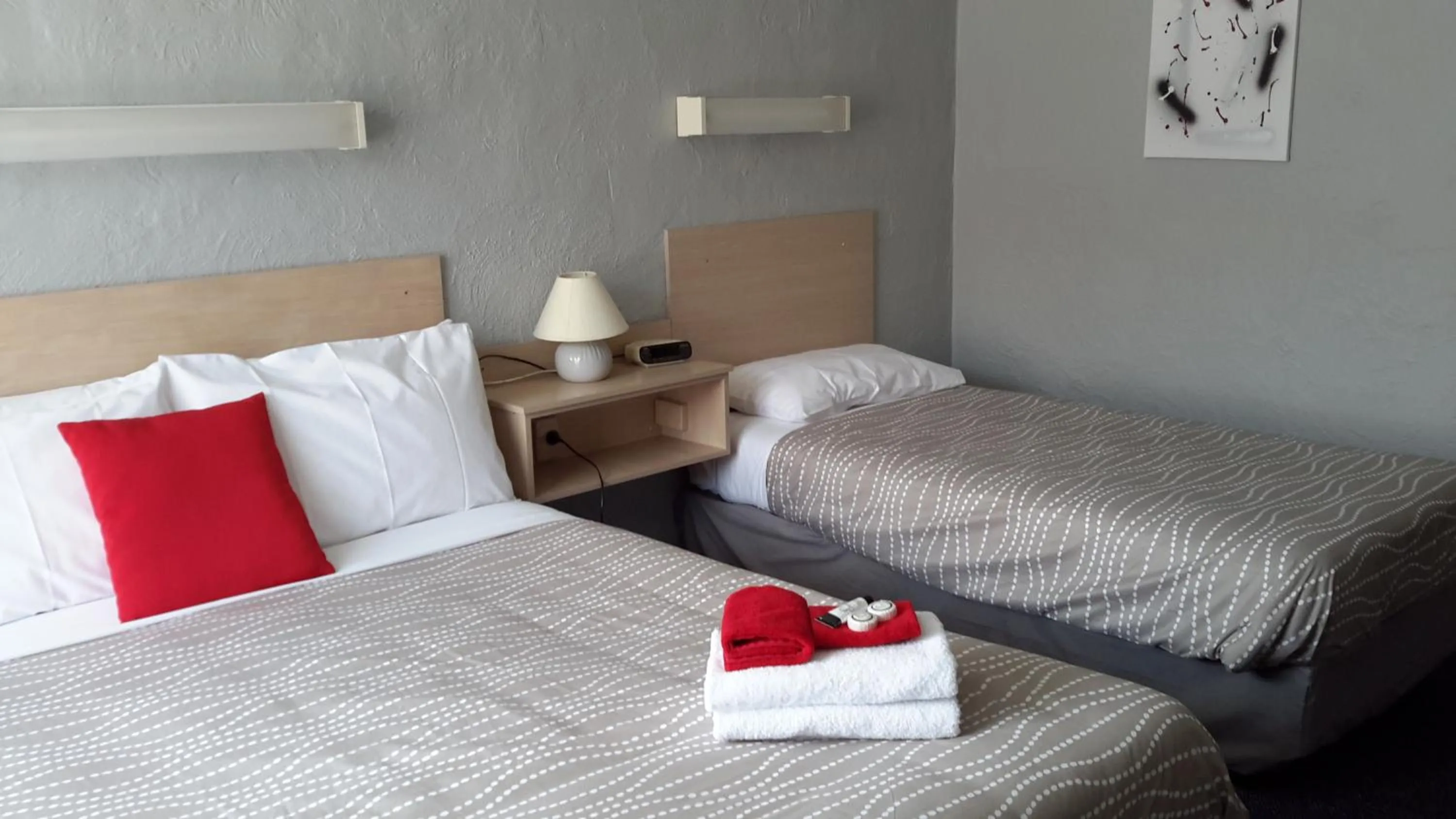 Bed in Belmore Motor Inn