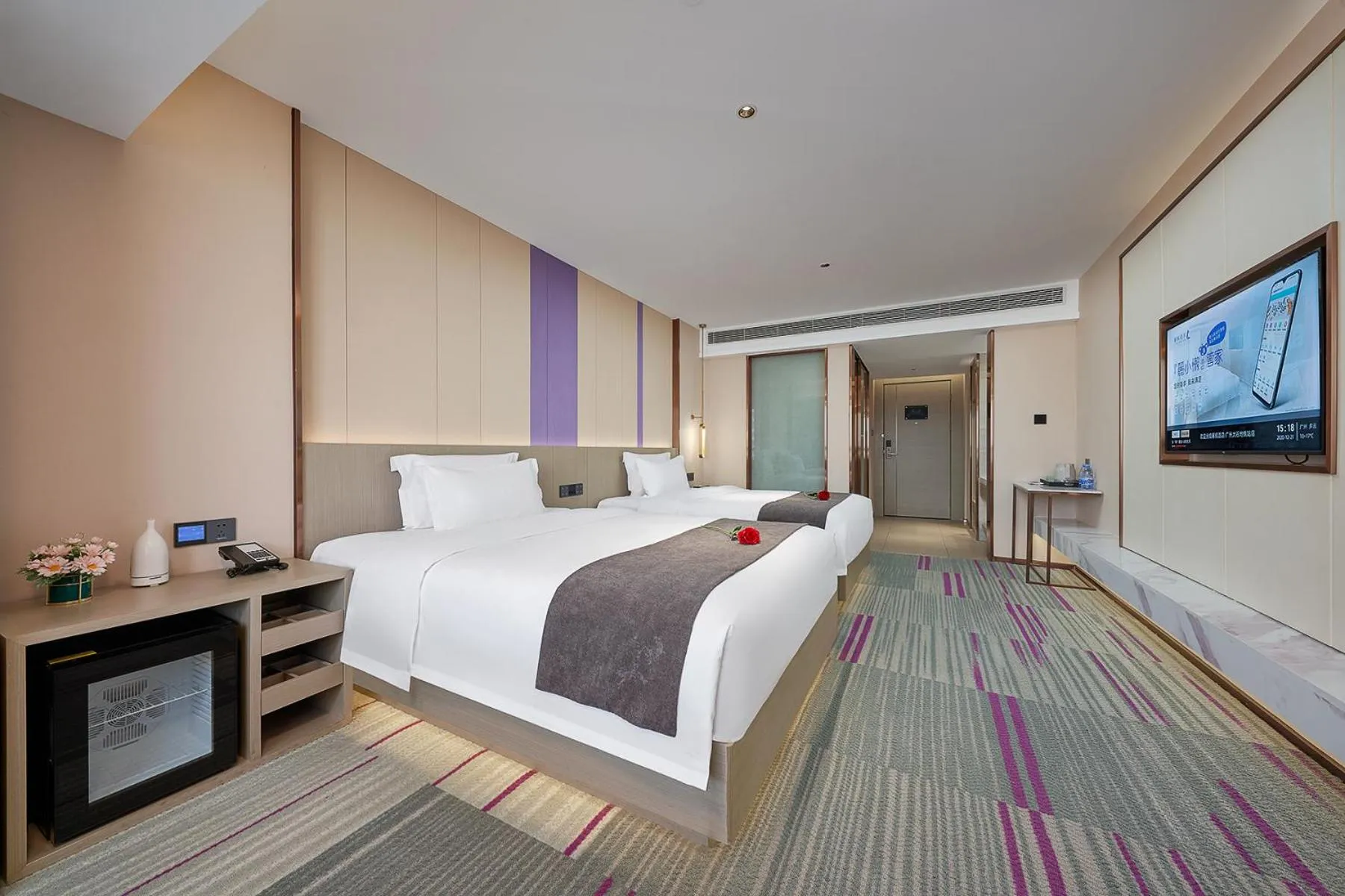 Property building, Bed in Lavande Hotels Guangzhou Panyu Hanxi Changlong Dashi Subway Station