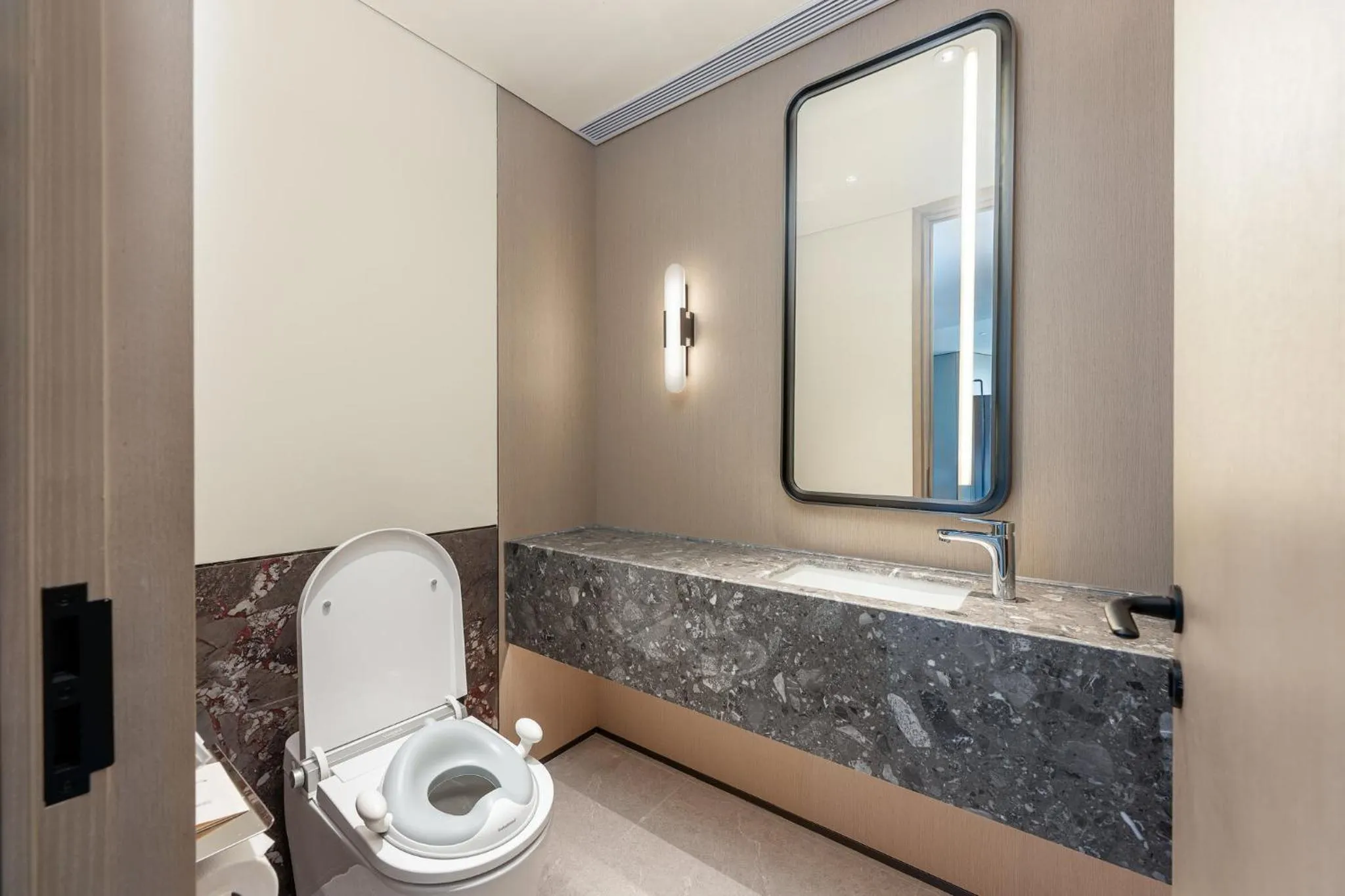 Photo of the whole room in Holiday Inn Changchun High Tech Zone by IHG