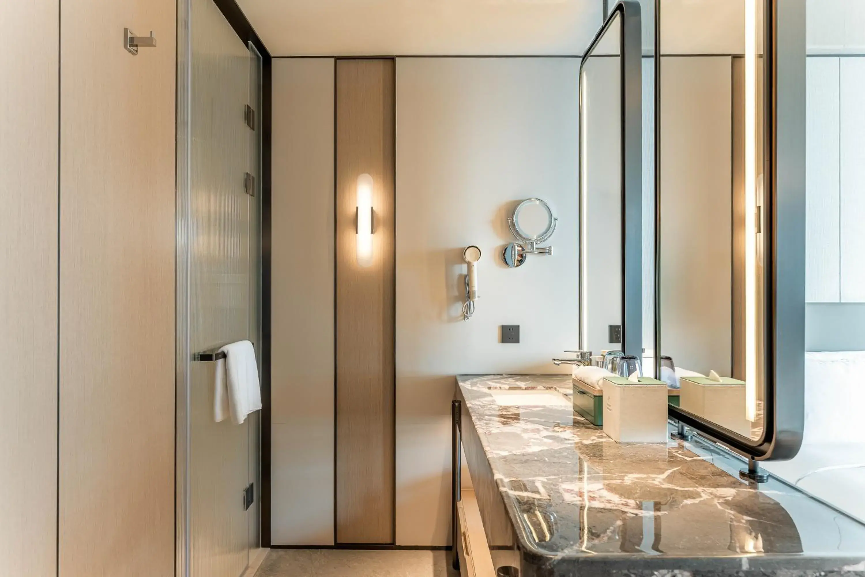 Standard Double Room with Two Double Beds and City View in Holiday Inn Changchun High Tech Zone by IHG Standard Double Room with Two Double Beds and City View in Holiday Inn Changchun High Tech Zone by IHG