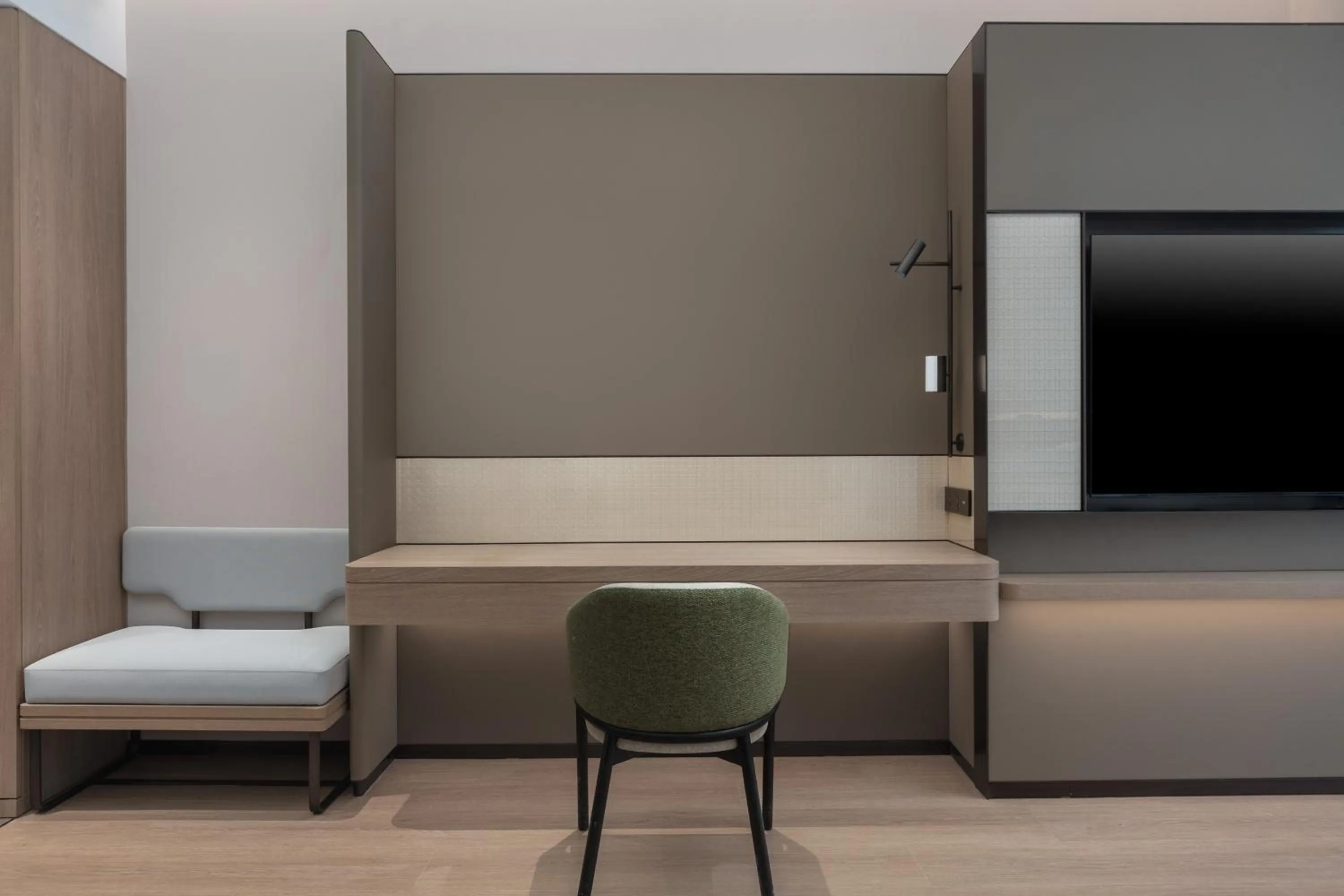 TV and multimedia in Holiday Inn & Suites Shanghai Changfeng by IHG