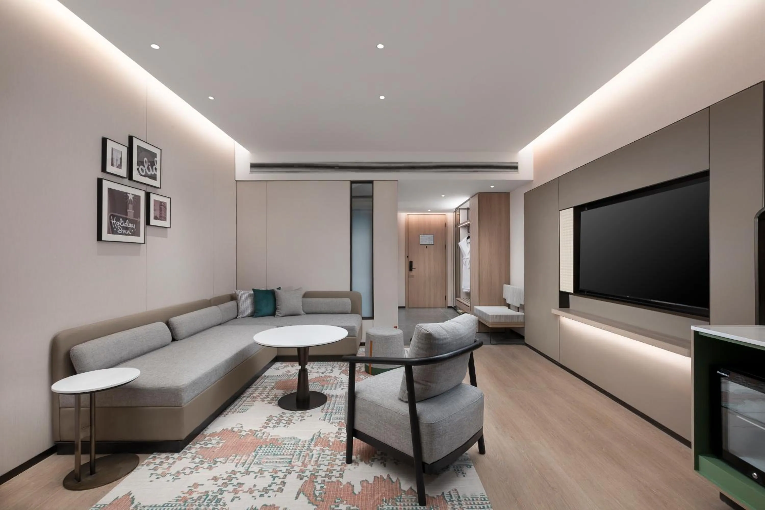 Living room in Holiday Inn & Suites Shanghai Changfeng by IHG