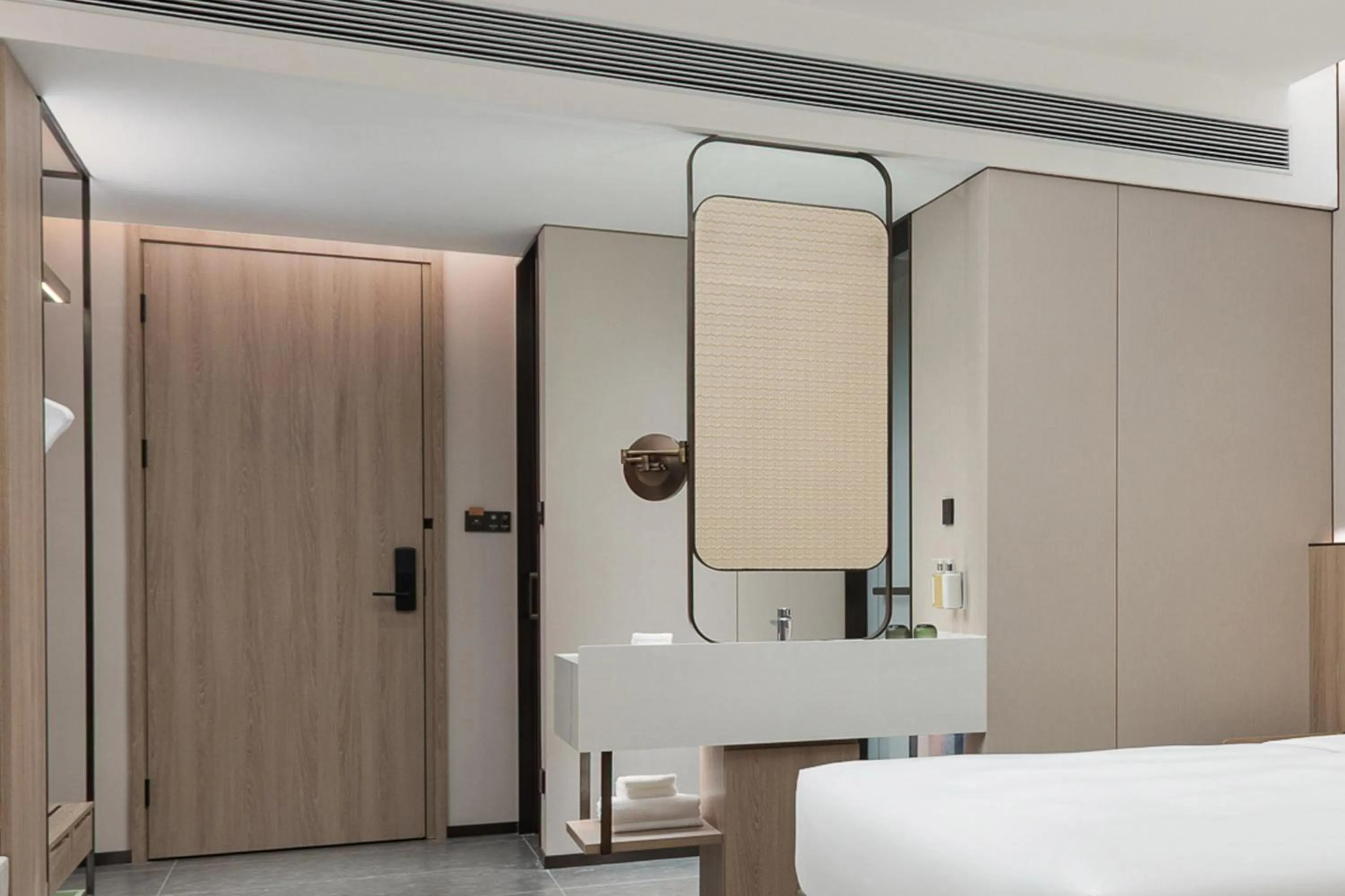 Bathroom, Bed in Holiday Inn & Suites Shanghai Changfeng by IHG