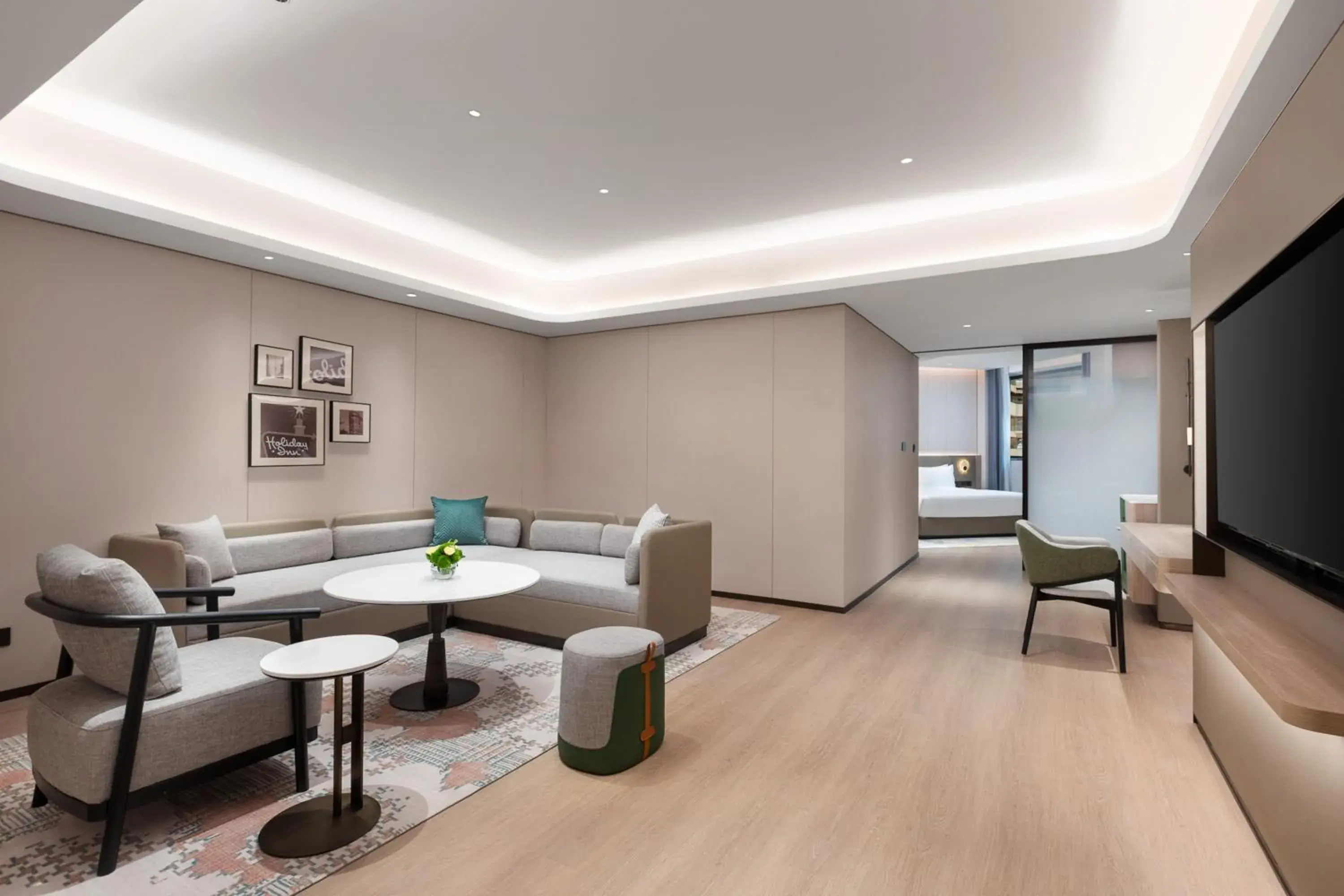 Living room in Holiday Inn & Suites Shanghai Changfeng by IHG Living room in Holiday Inn & Suites Shanghai Changfeng by IHG