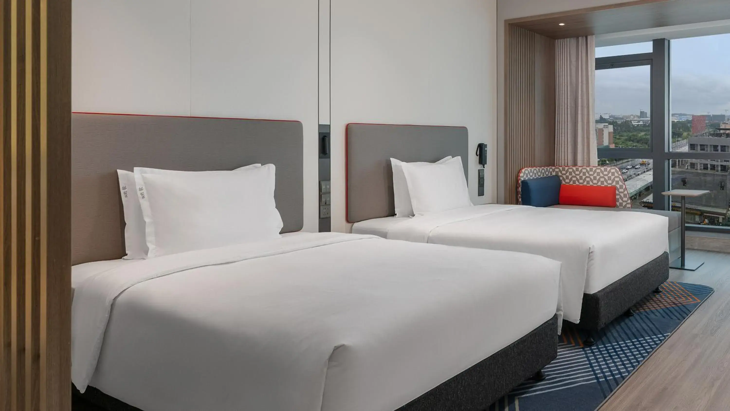 Bed in Holiday Inn Express Foshan Sanshui by IHG Bed in Holiday Inn Express Foshan Sanshui by IHG