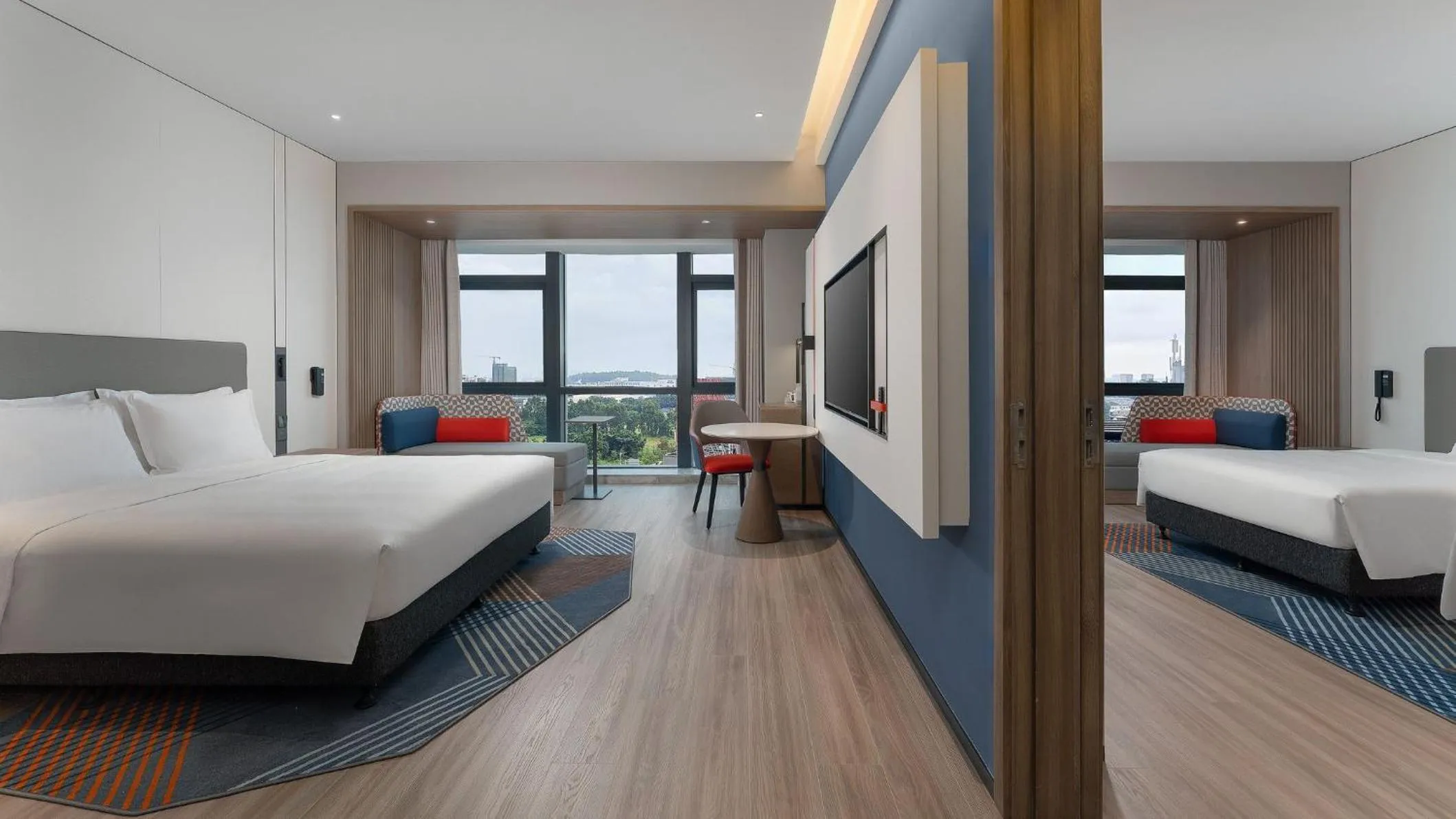 Photo of the whole room, Bed in Holiday Inn Express Foshan Sanshui by IHG