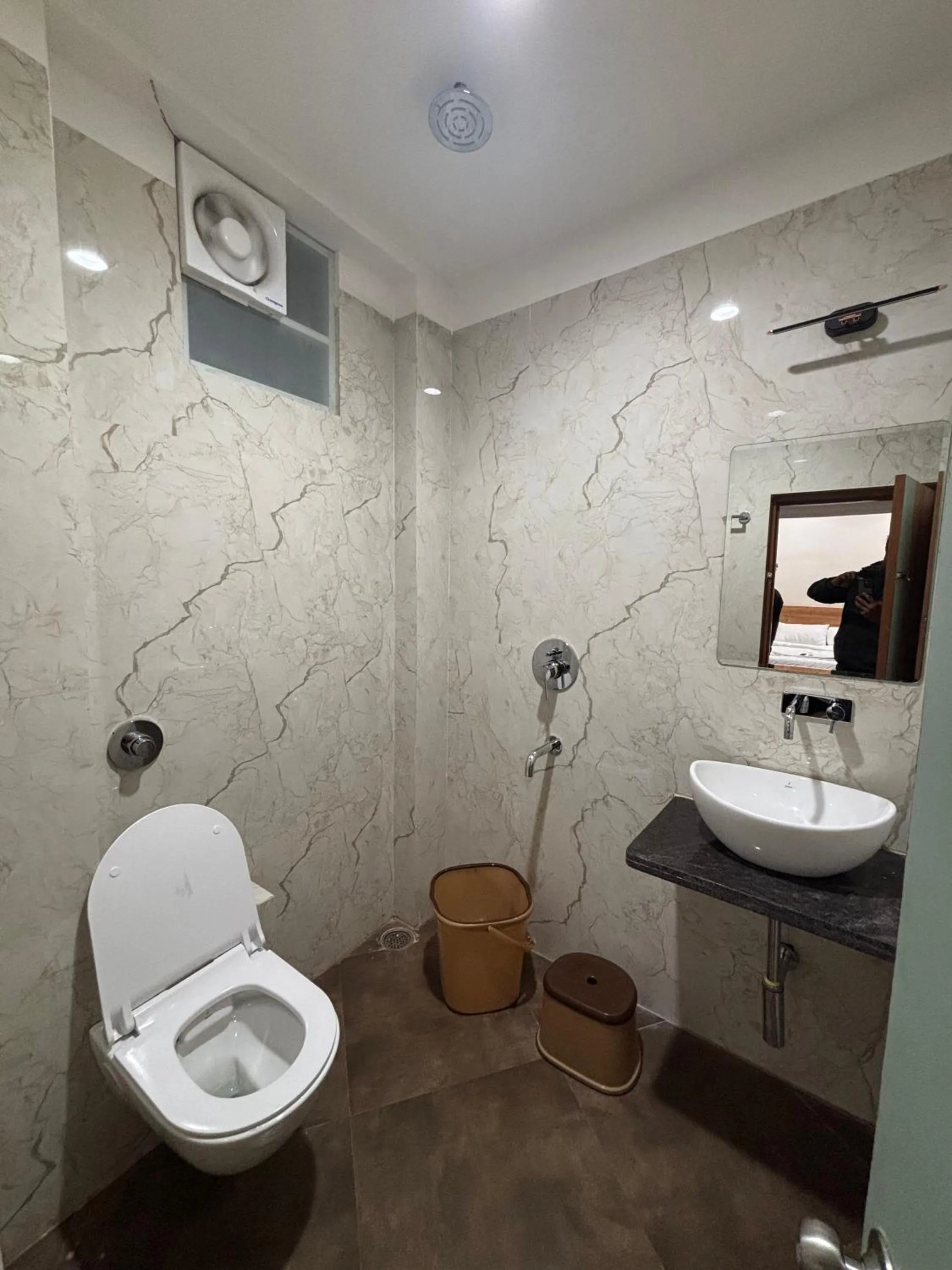 Shower in Hotel Petal Inn