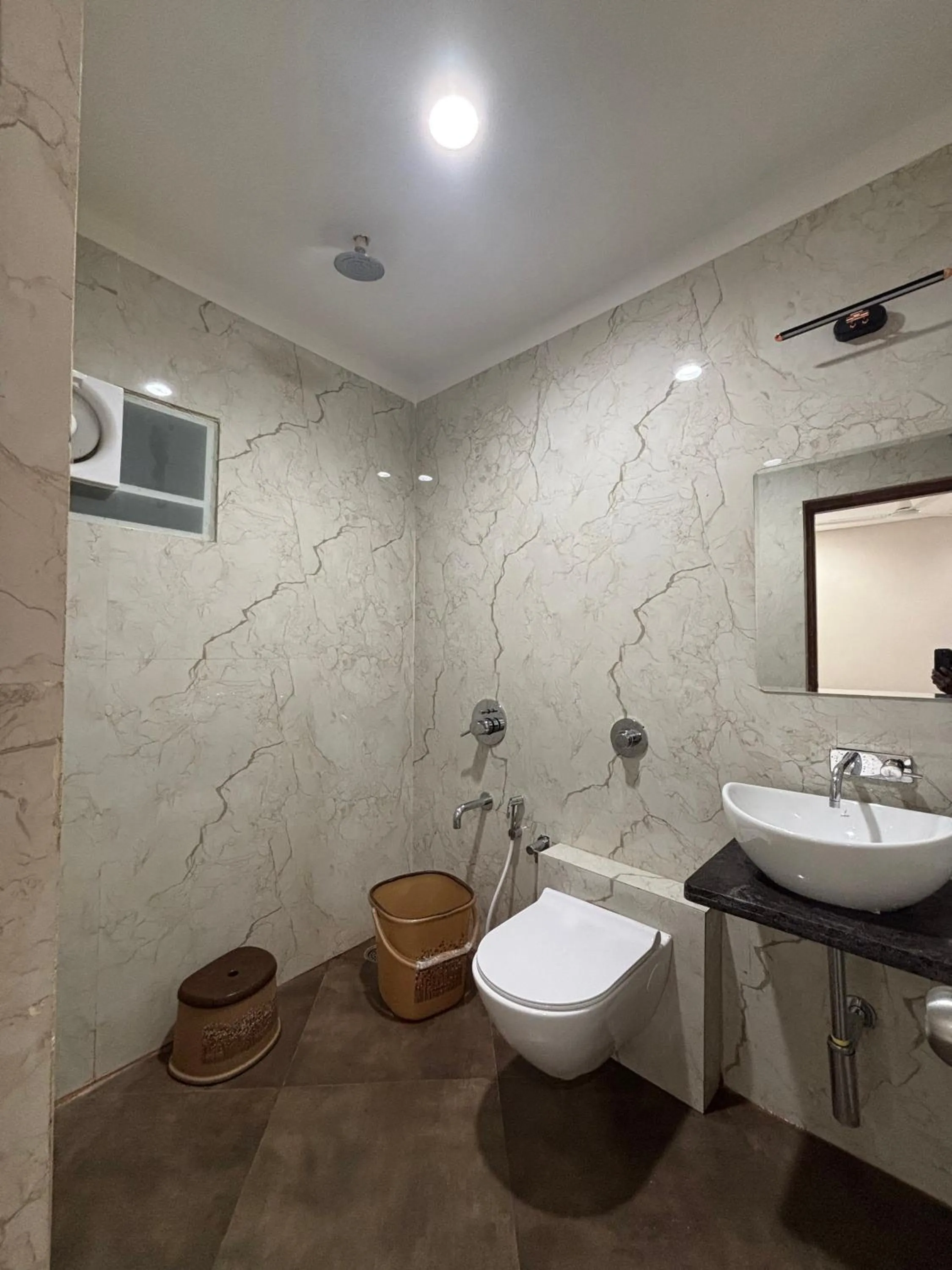 Shower in Hotel Petal Inn