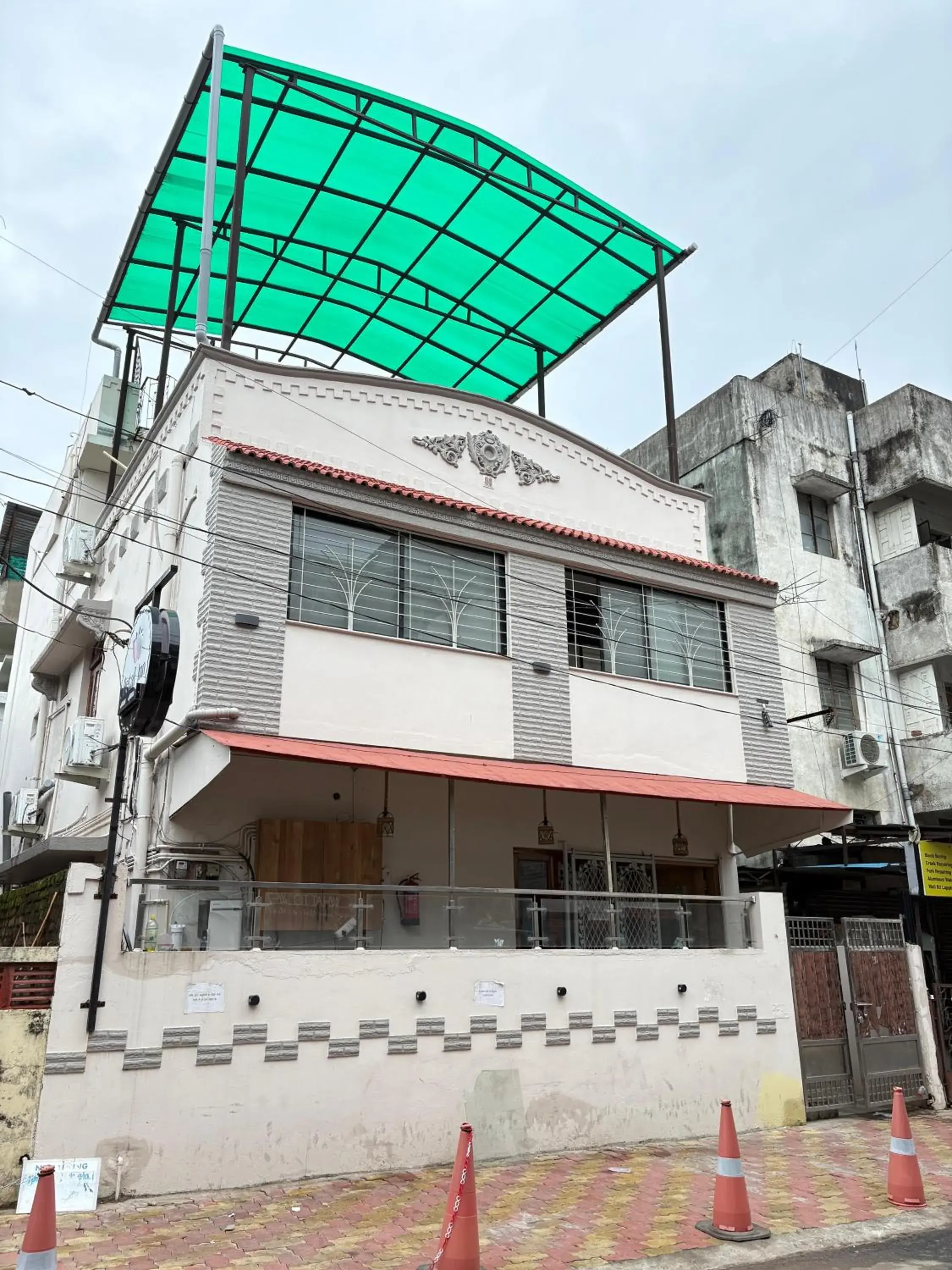 Property building in Hotel Petal Inn Property building in Hotel Petal Inn