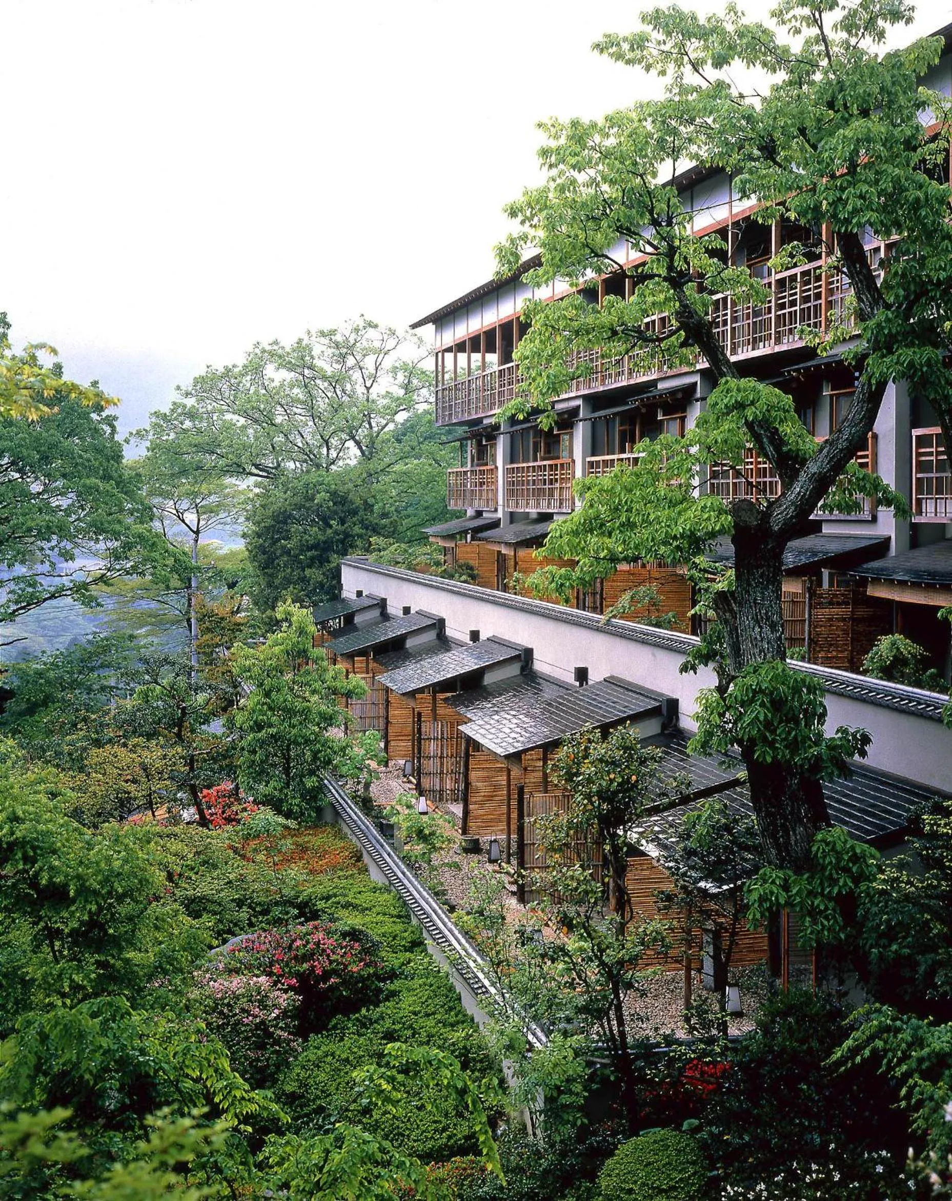 Property building in Gora Kadan