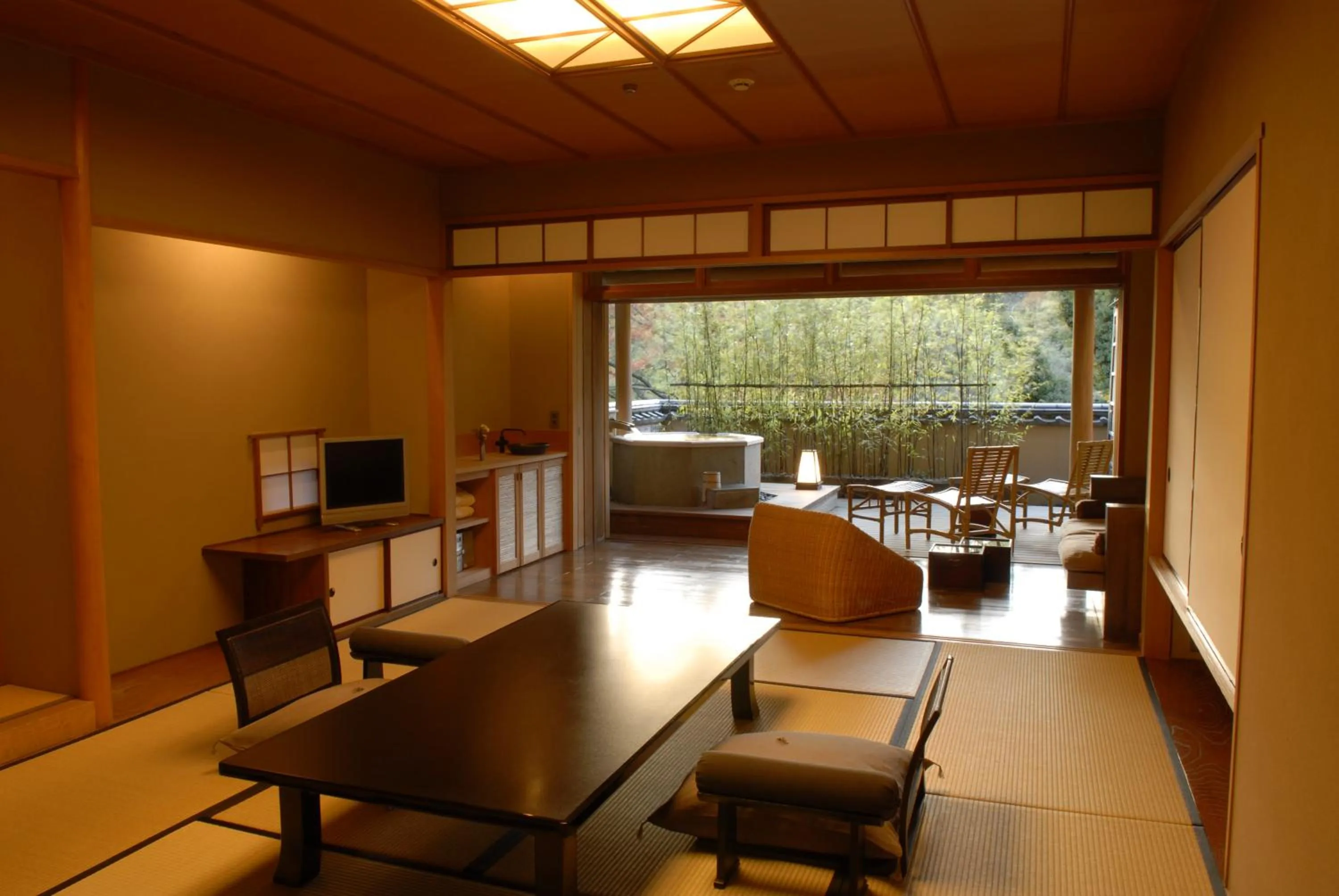 TV and multimedia in Gora Kadan