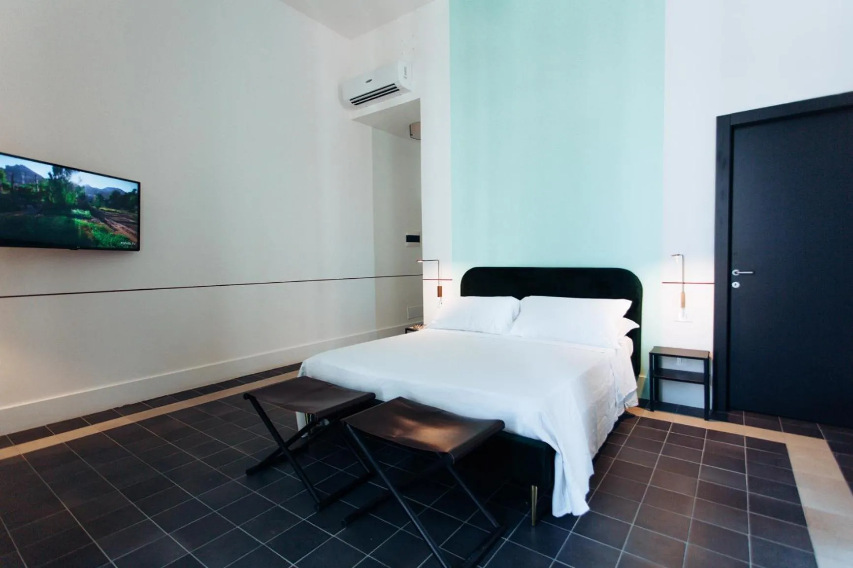 King Room with Balcony in Altoledo Rooms and Suite