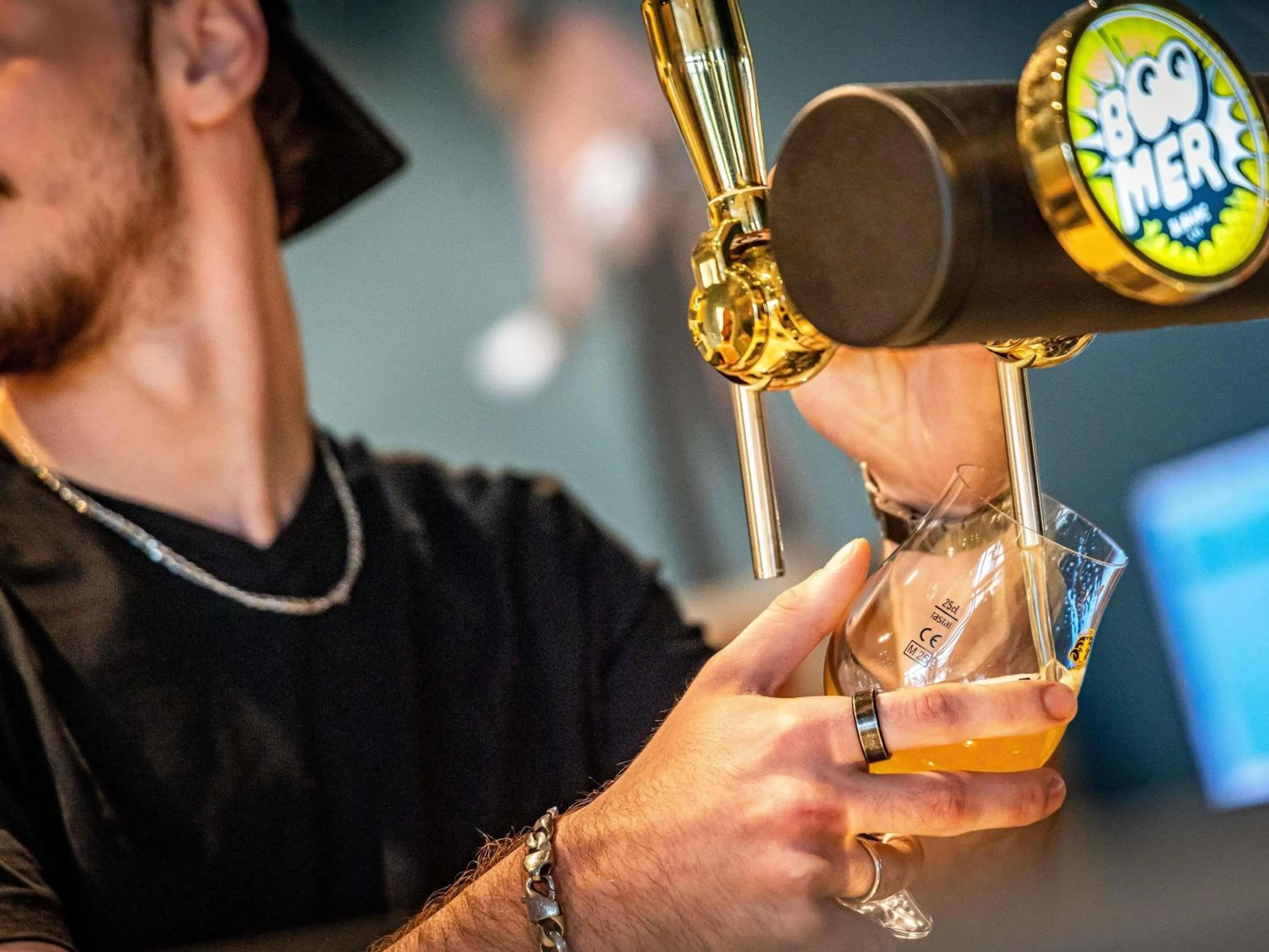 Lounge or bar in greet Hotel Reims Tinqueux