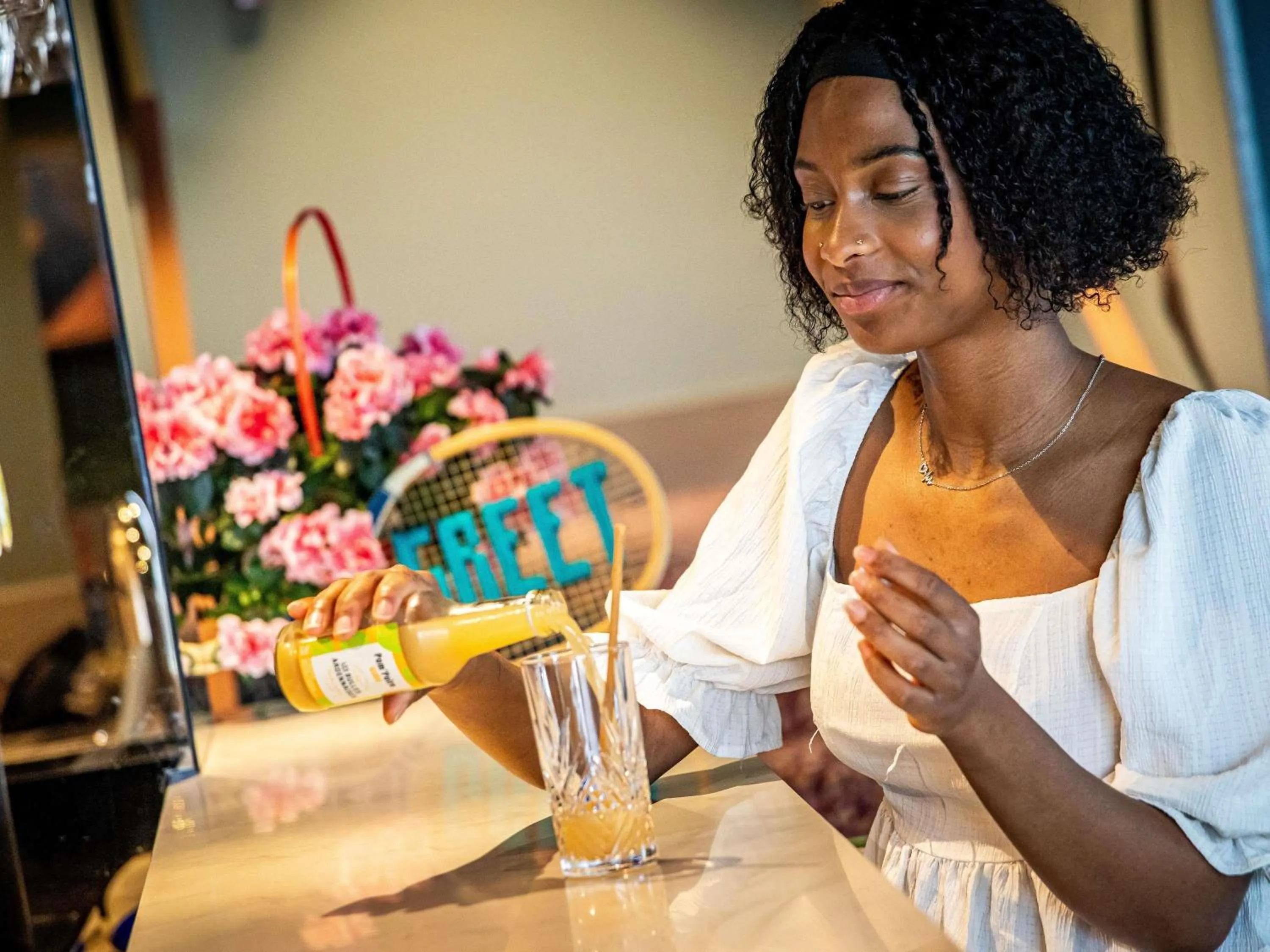 Lounge or bar in greet Hotel Reims Tinqueux