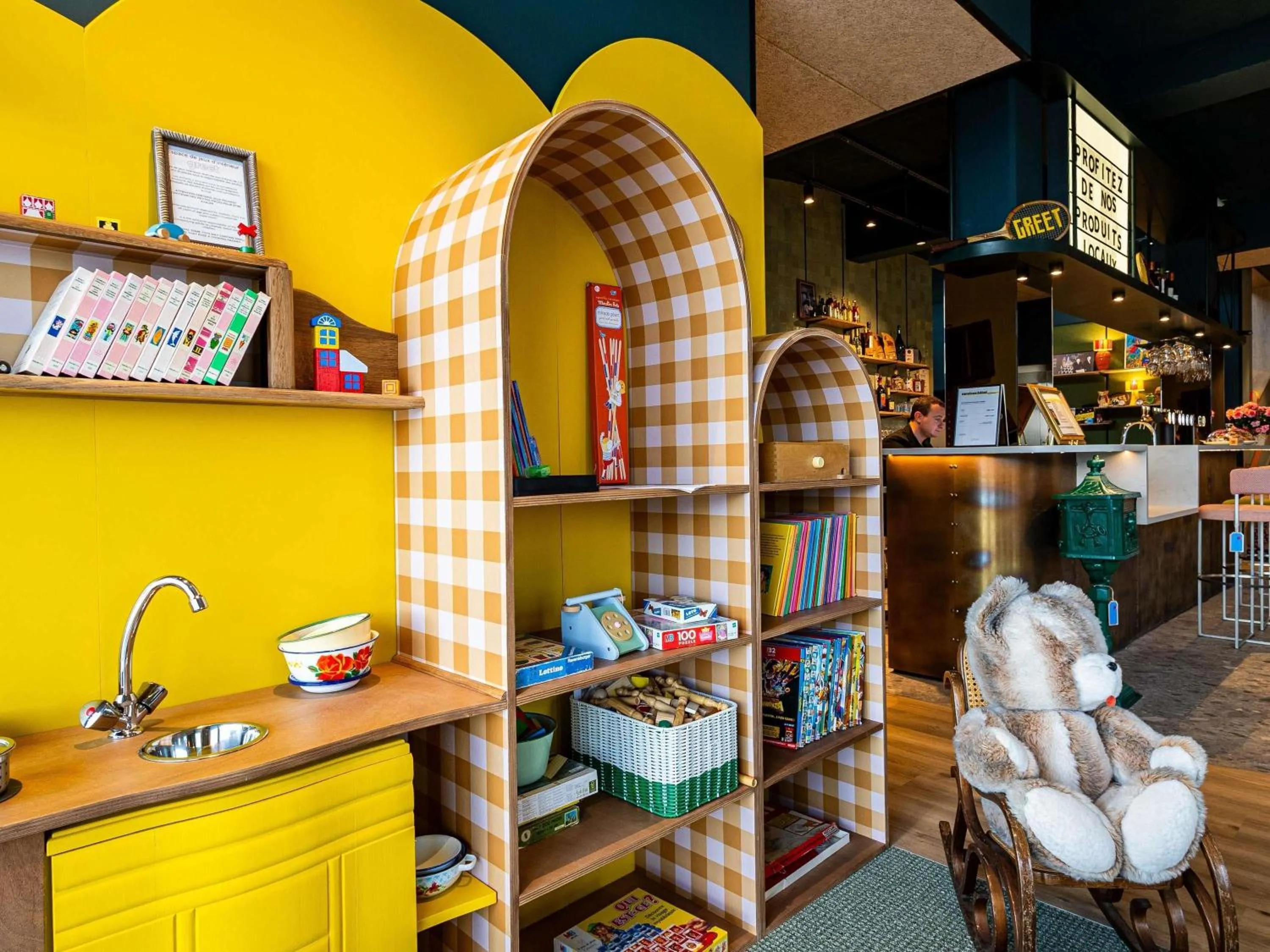 Property building in greet Hotel Reims Tinqueux