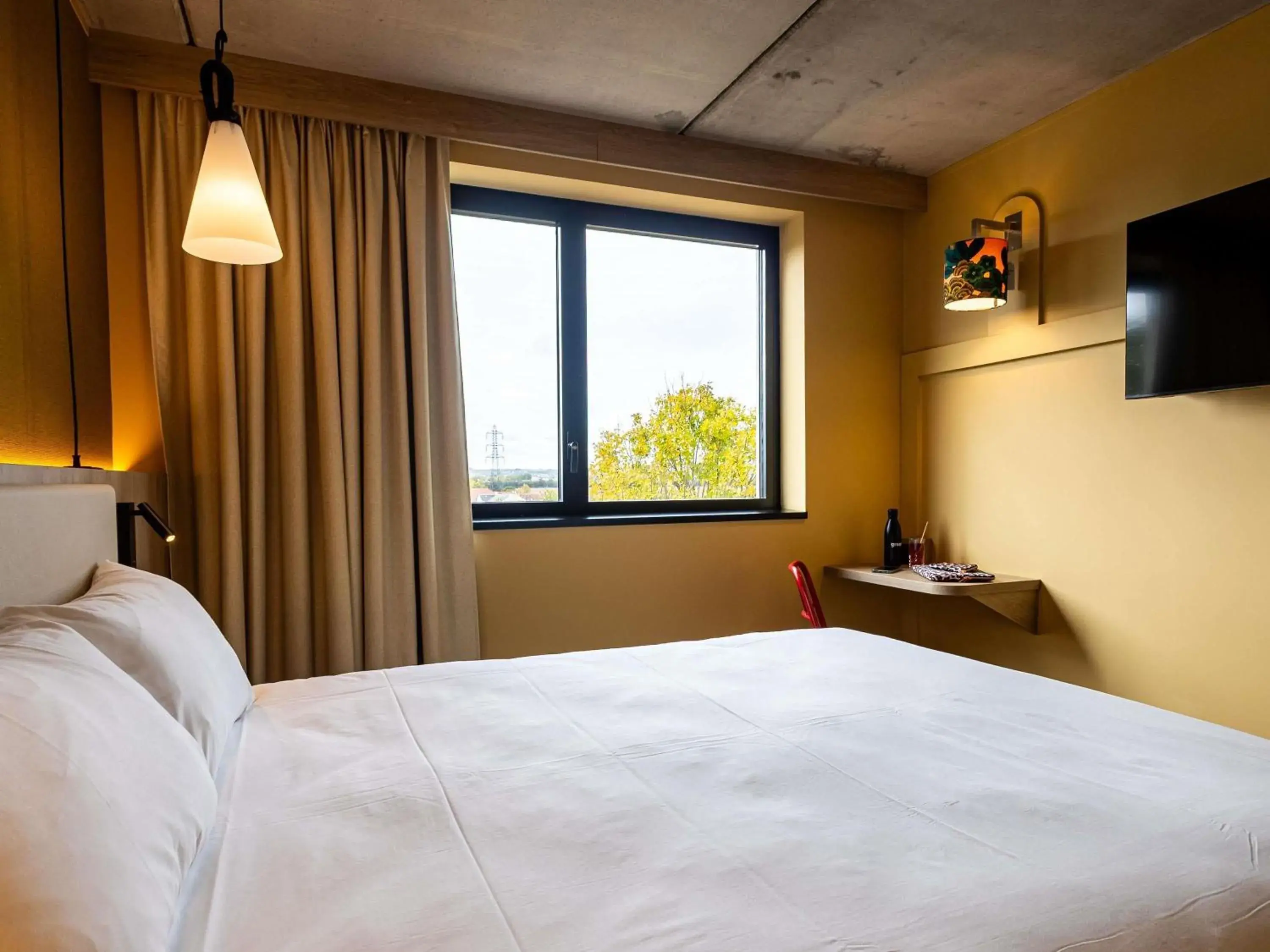 Bedroom, Bed in greet Hotel Reims Tinqueux Bedroom, Bed in greet Hotel Reims Tinqueux