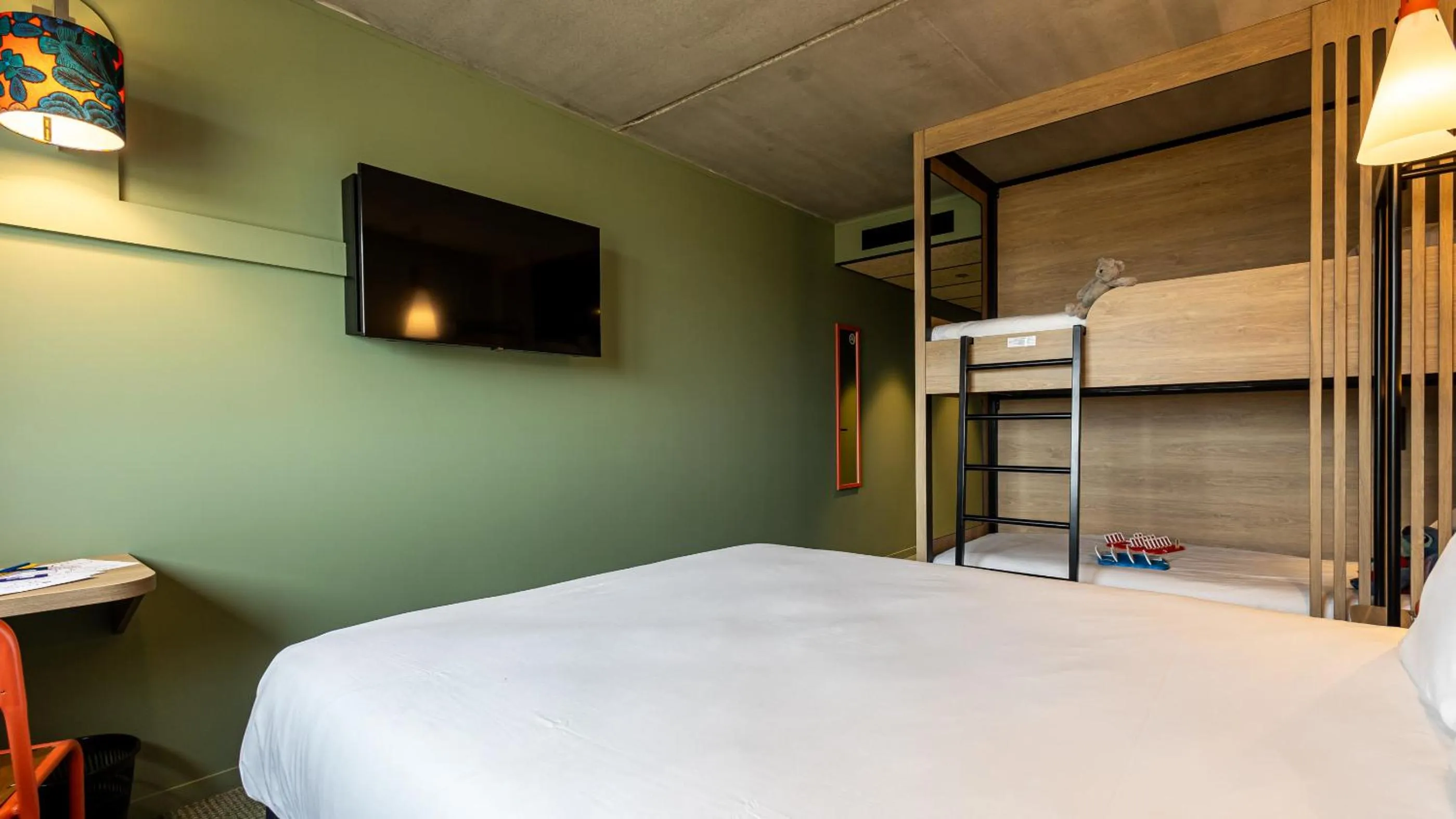 Bedroom, Bed in greet Hotel Reims Tinqueux