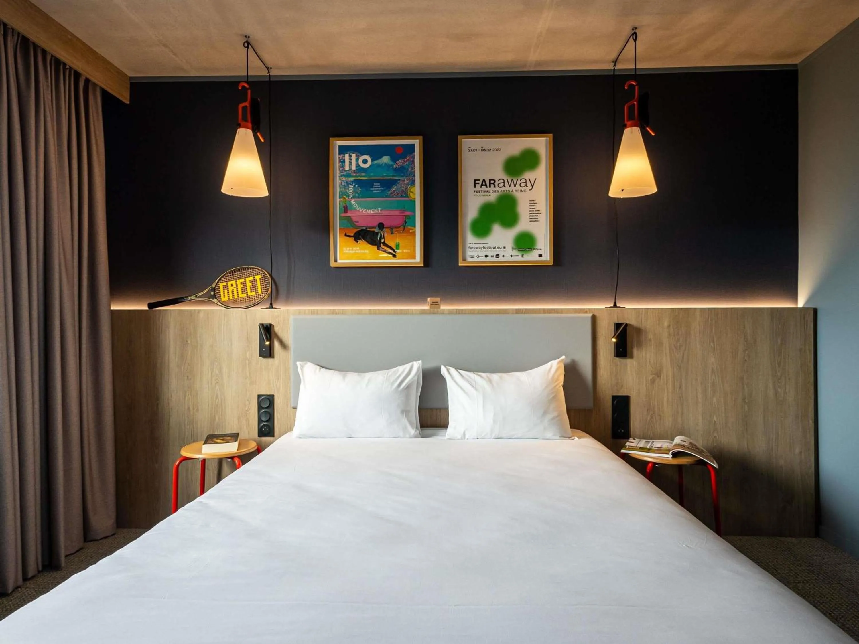 Bedroom, Bed in greet Hotel Reims Tinqueux