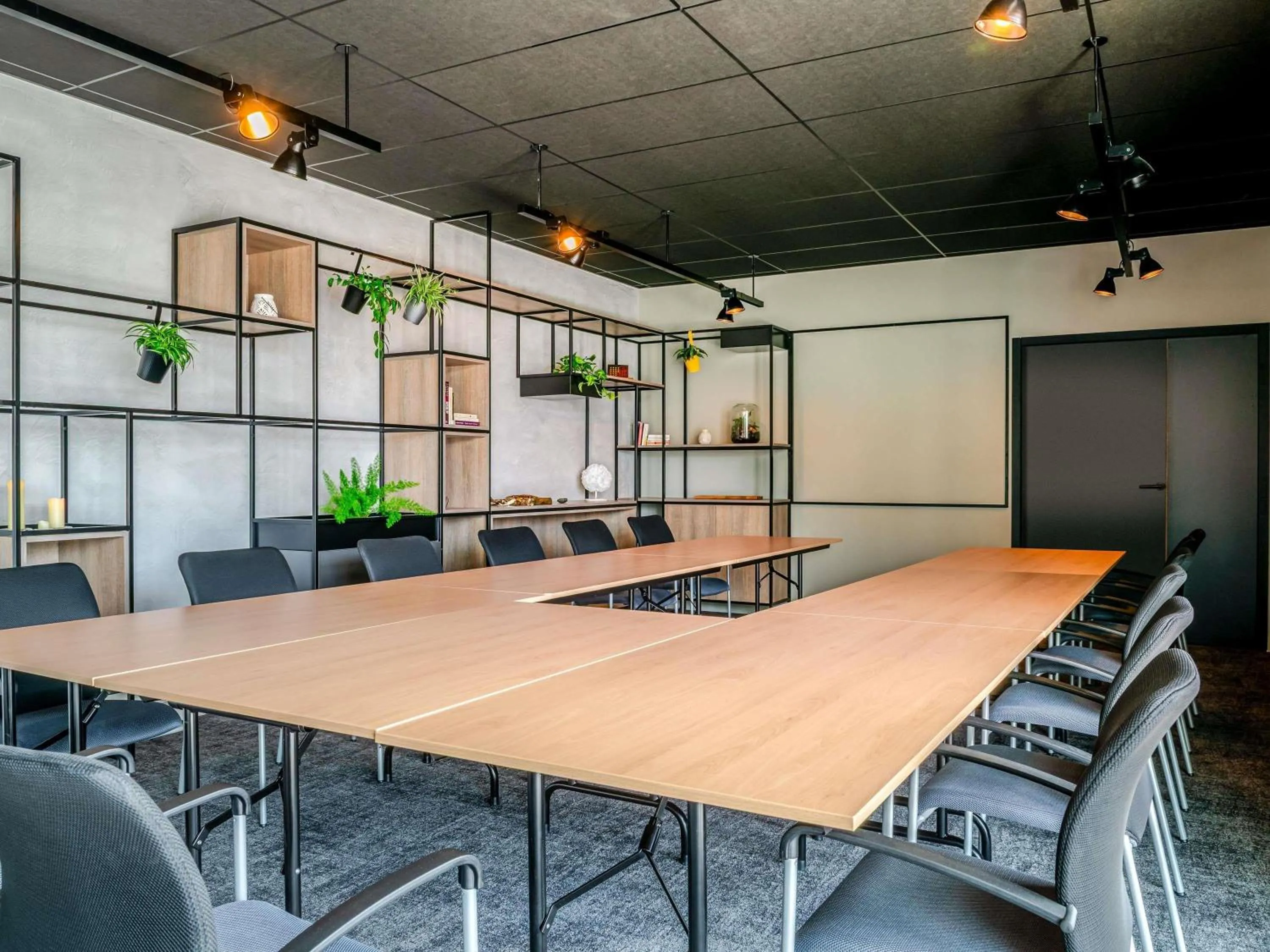 Meeting/conference room in ibis Bordeaux Nord Carbon Blanc