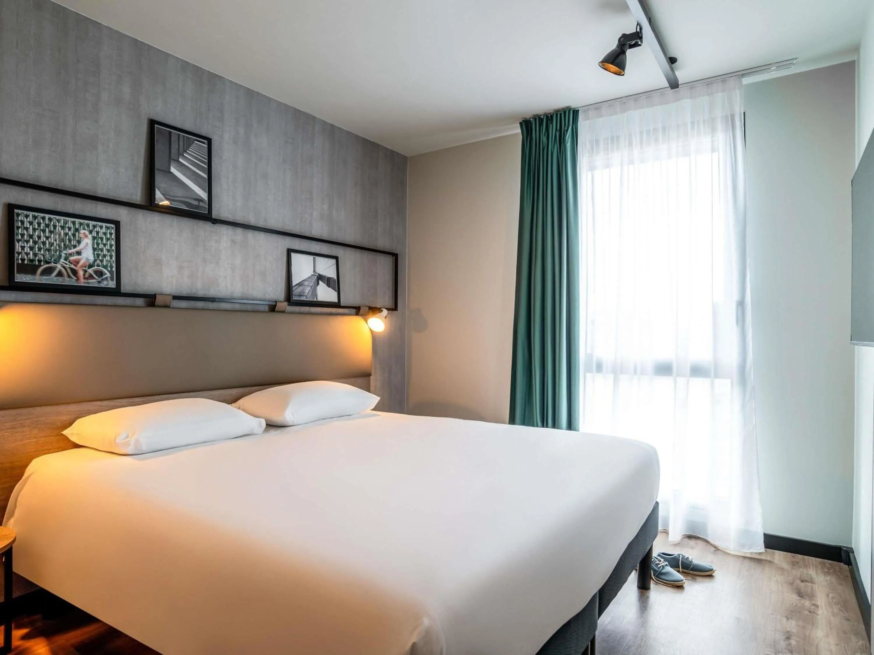 Property building, Bed in ibis Bordeaux Nord Carbon Blanc