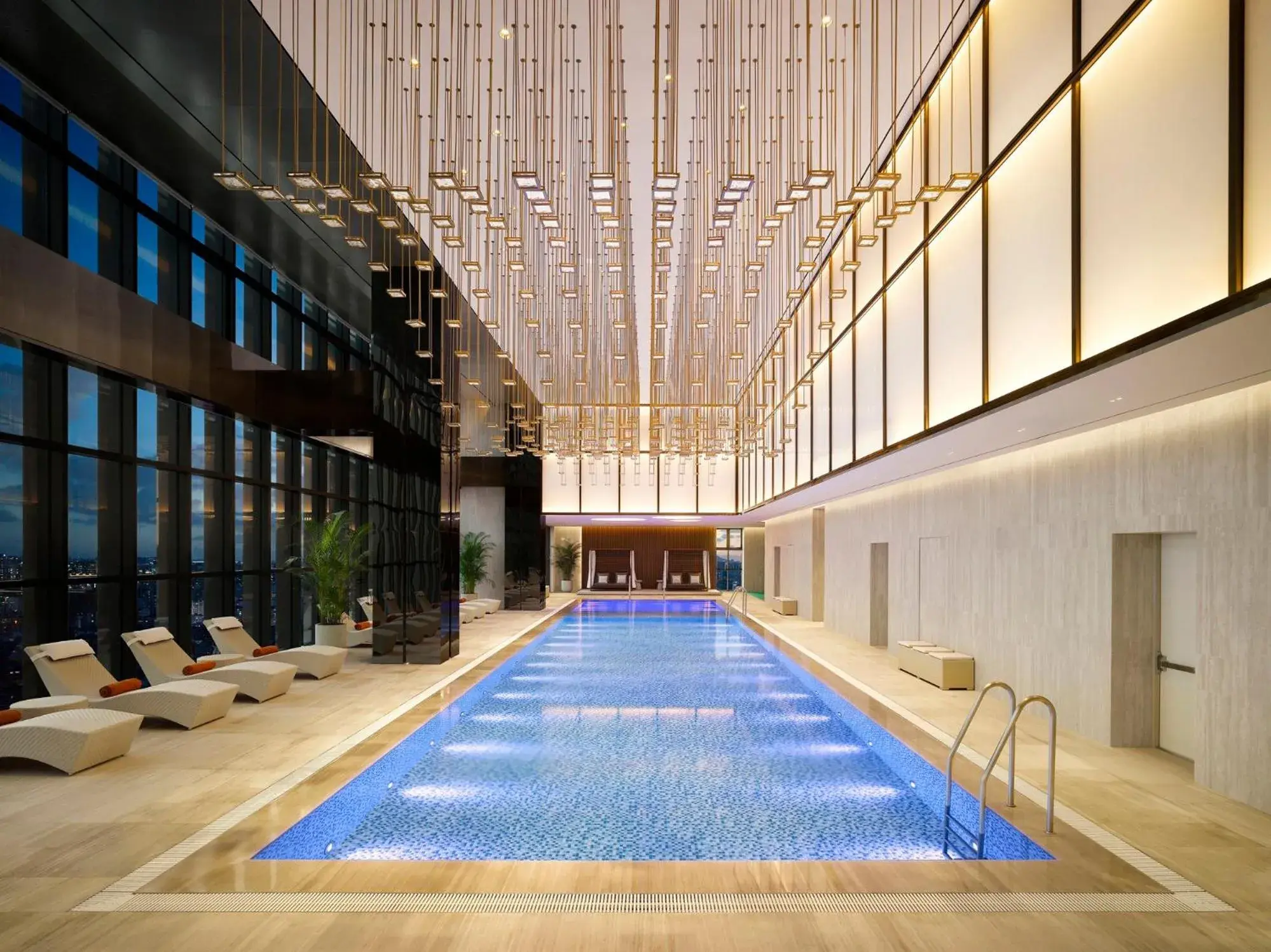 Swimming pool in Pullman Ambassador Seoul Eastpole Swimming pool in Pullman Ambassador Seoul Eastpole
