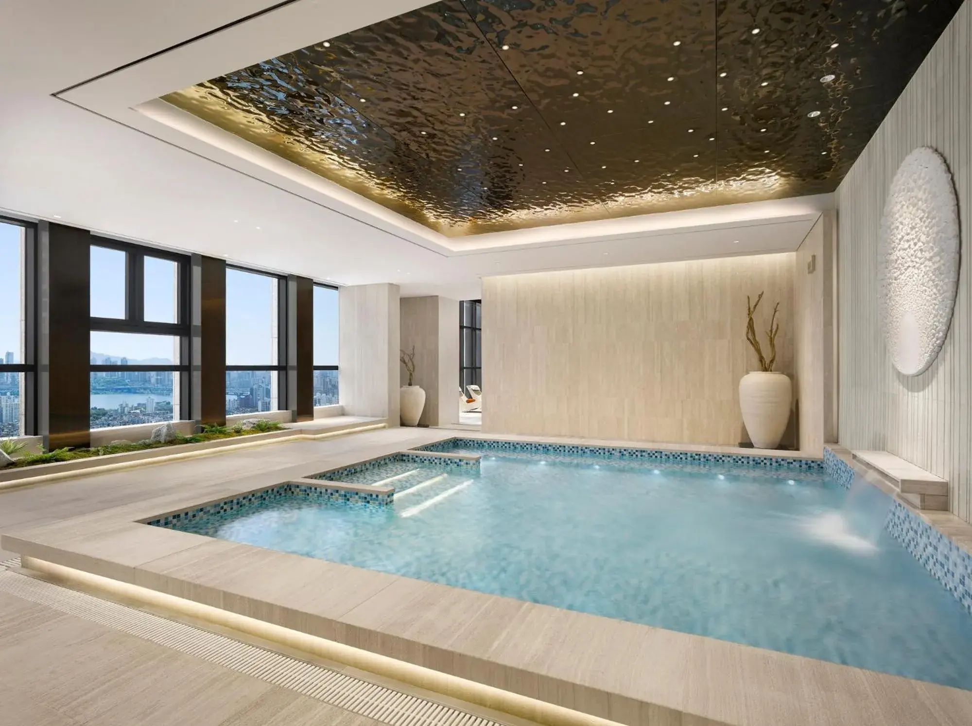 Swimming pool in Pullman Ambassador Seoul Eastpole Swimming pool in Pullman Ambassador Seoul Eastpole