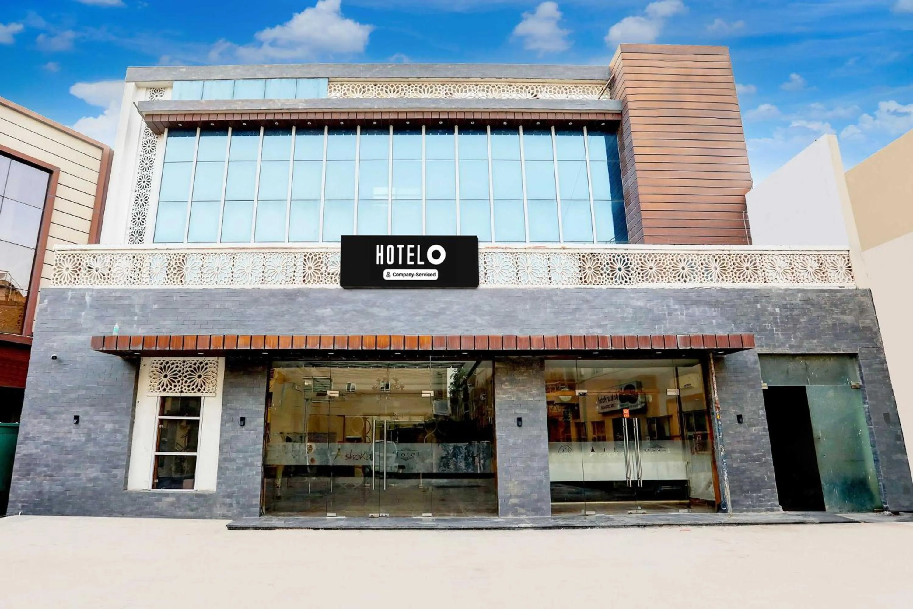 Facade/entrance in Hotel O Alwar Bus Station