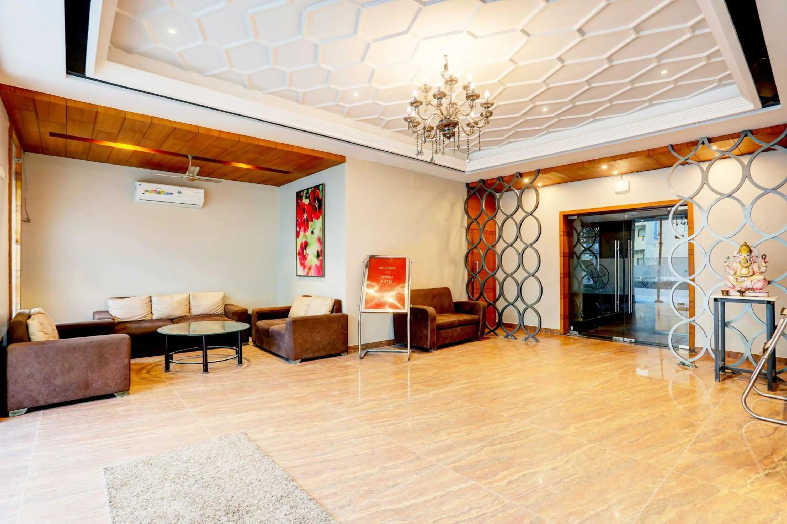 Lobby or reception in Hotel O Alwar Bus Station
