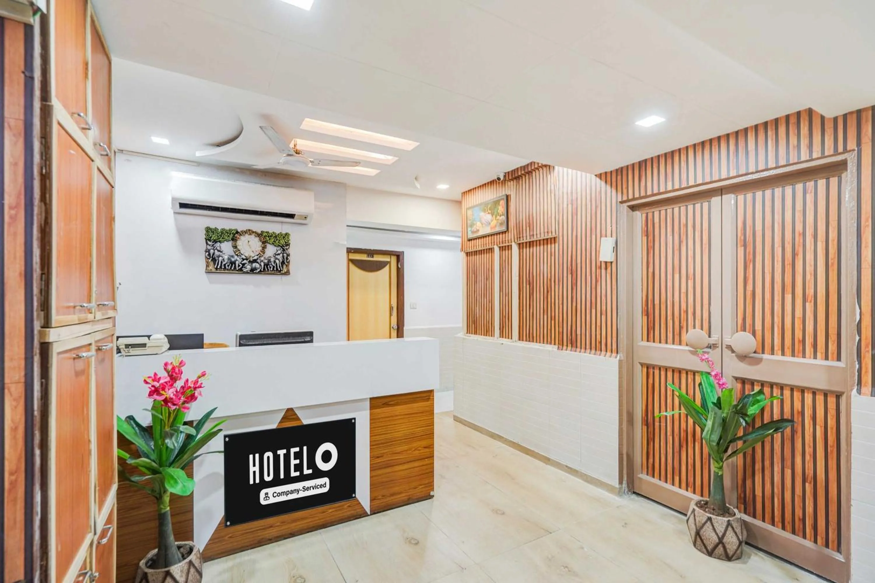 Lobby or reception in Hotel O Maninagar Railway Station