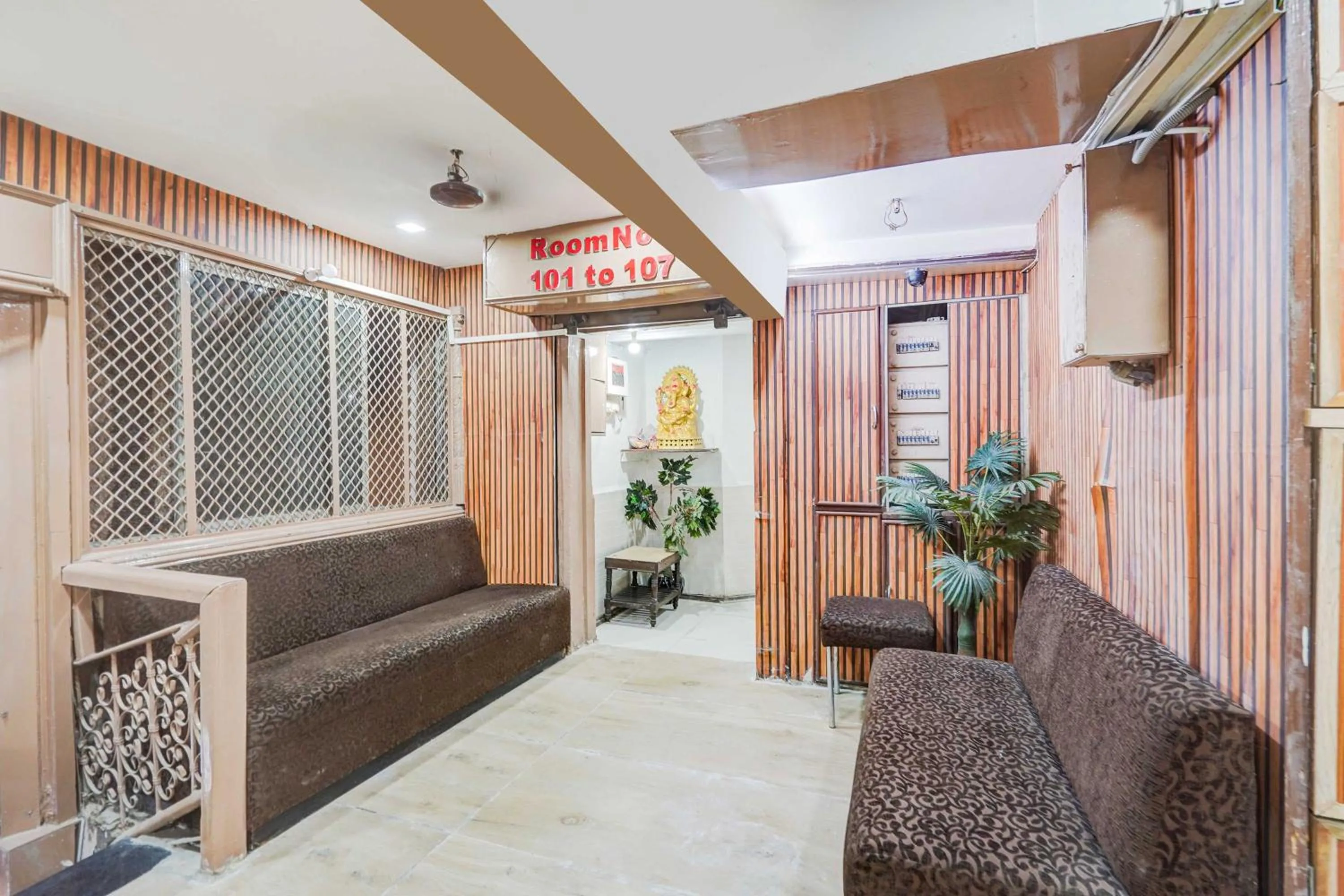 Lobby or reception in Hotel O Maninagar Railway Station