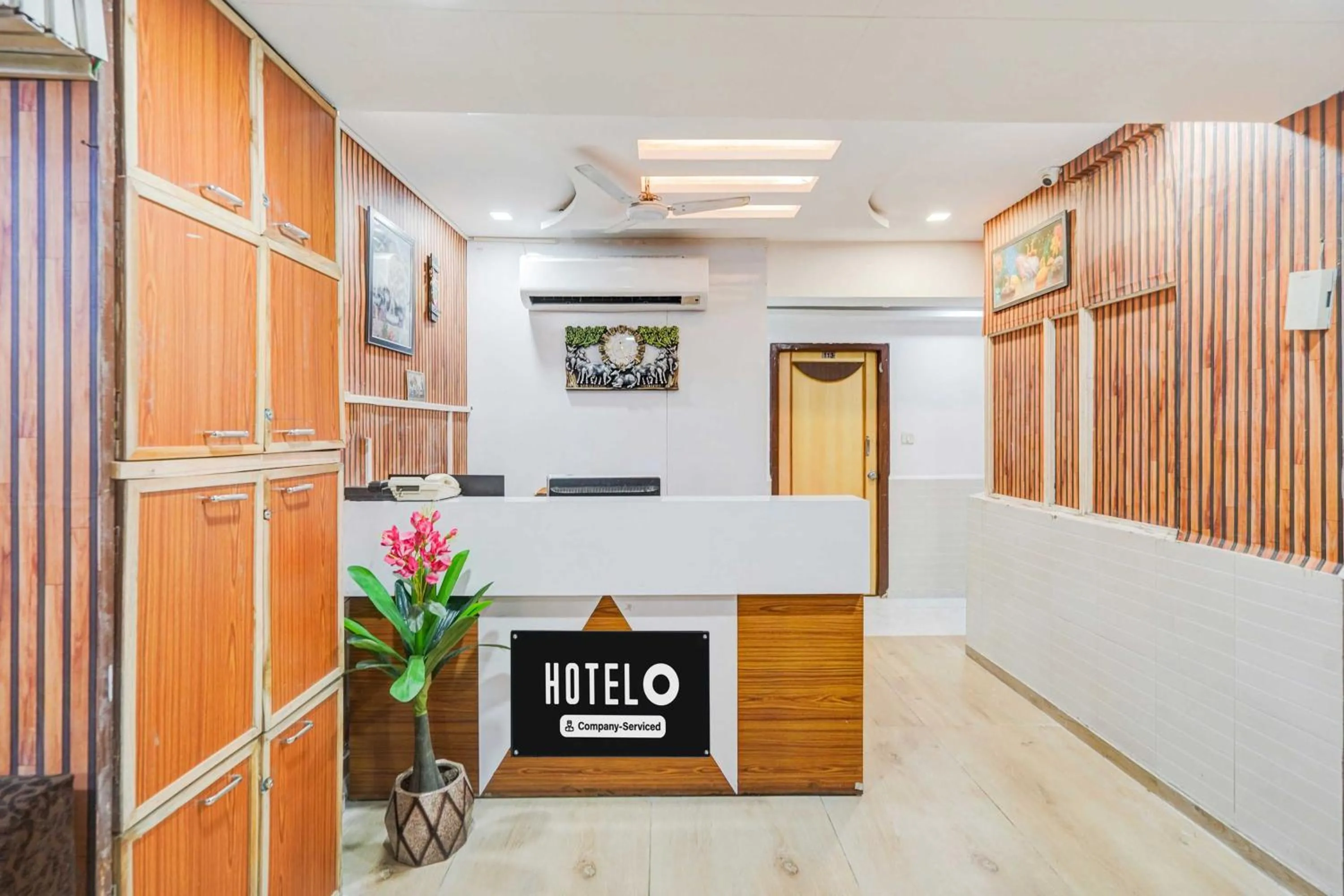 Lobby or reception in Hotel O Maninagar Railway Station