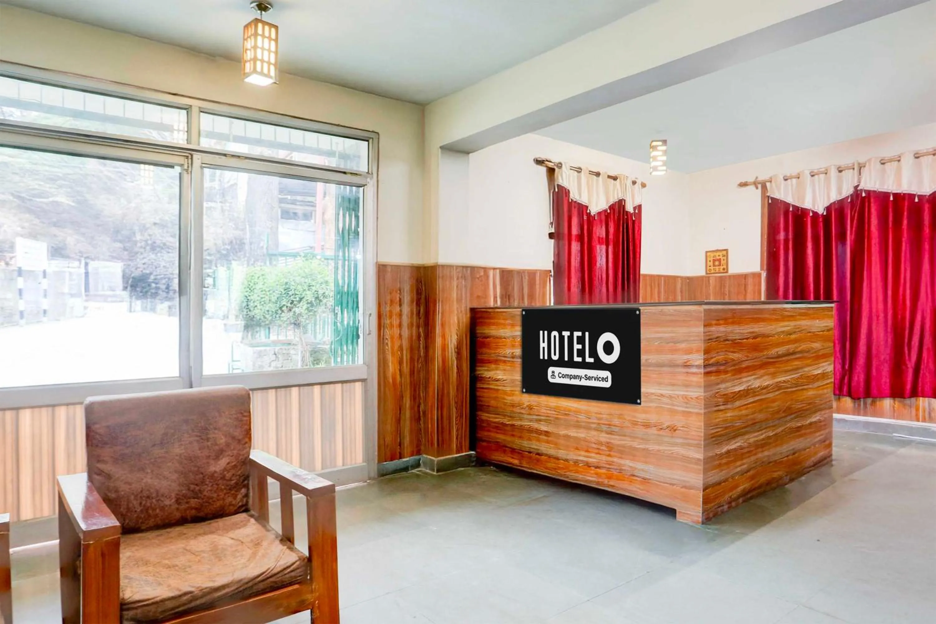 Lobby or reception in Hotel O Manali Near Hadimba Temple
