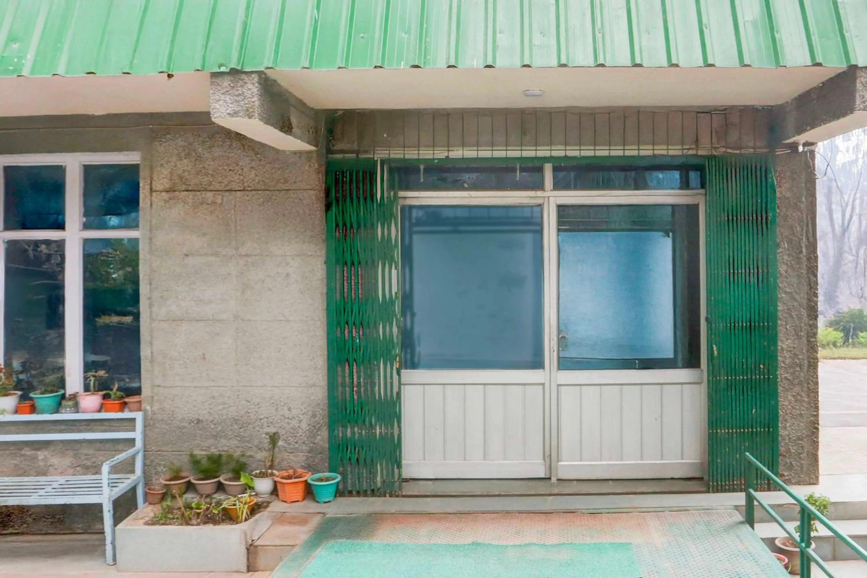 Facade/entrance in Hotel O Manali Near Hadimba Temple