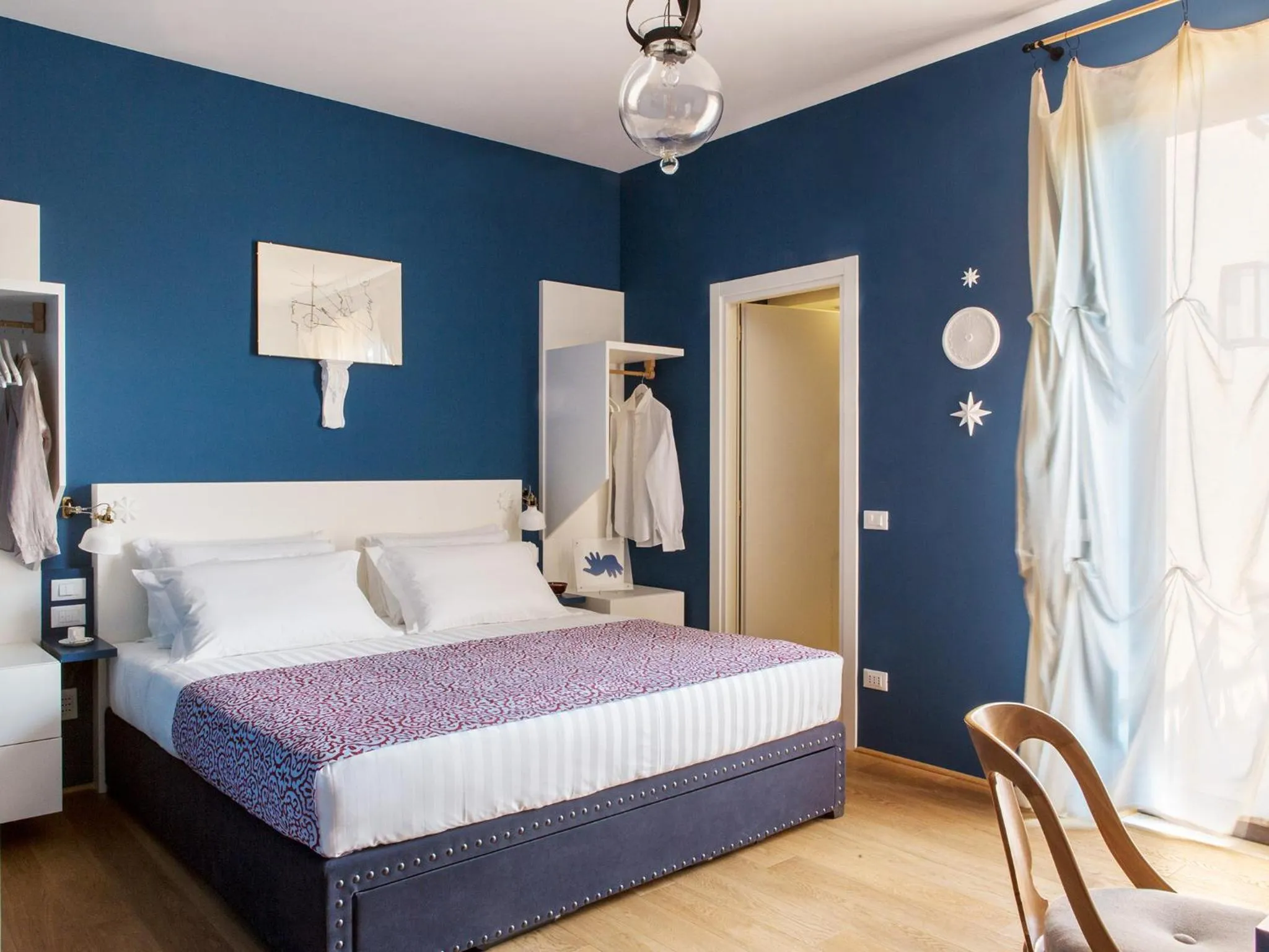 Day, Bed in Rarity Suites