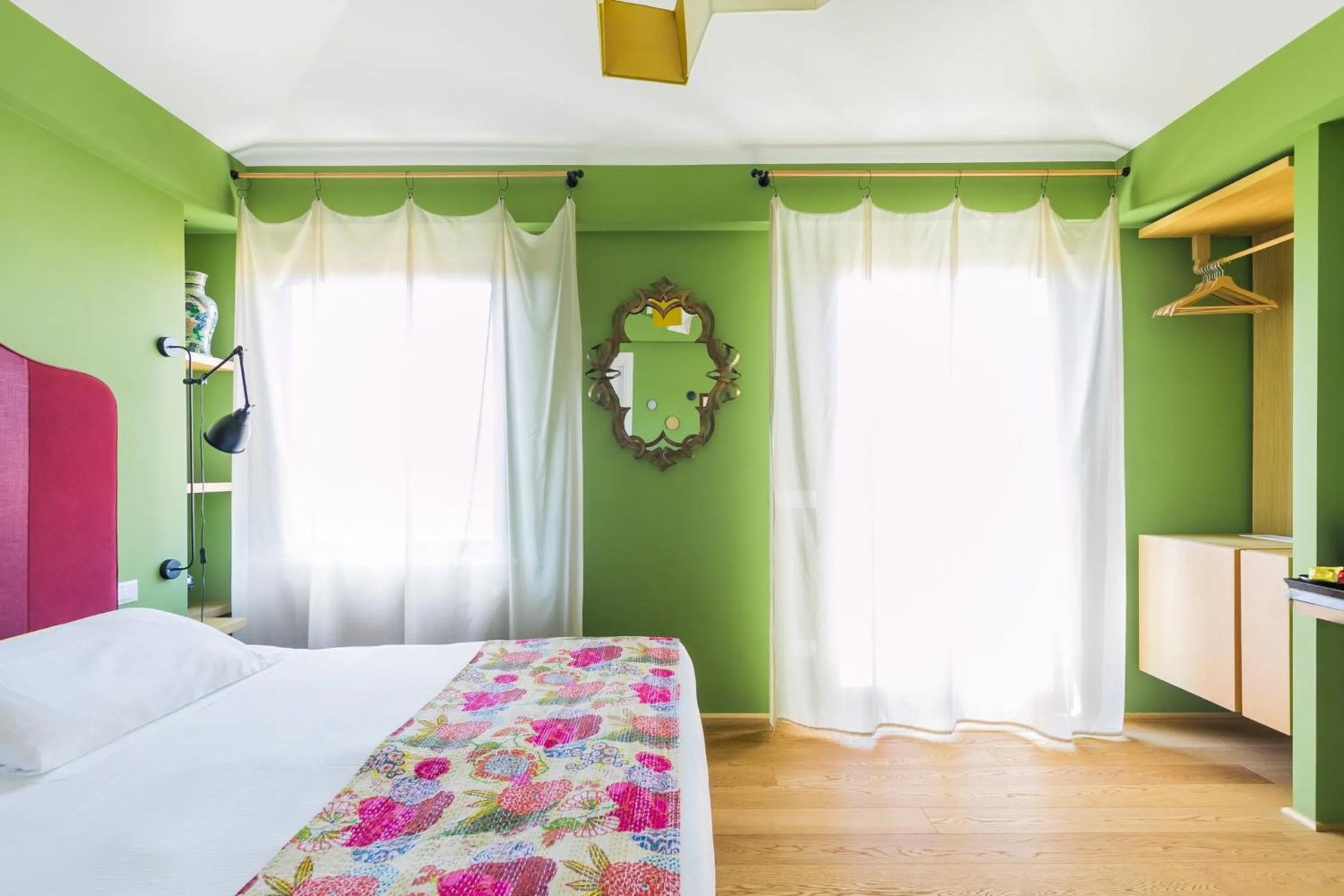 Photo of the whole room, Bed in Rarity Suites