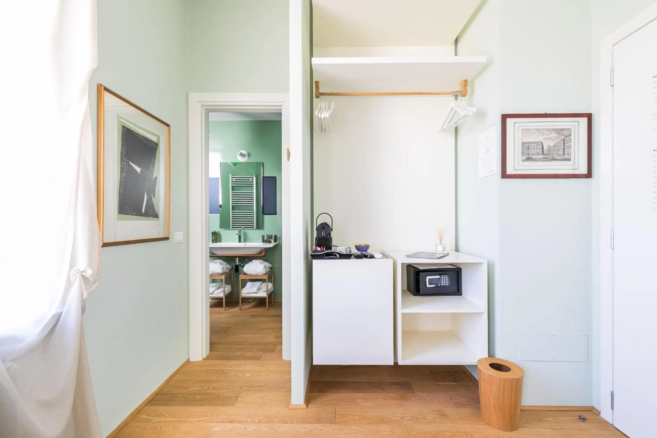 Photo of the whole room in Rarity Suites