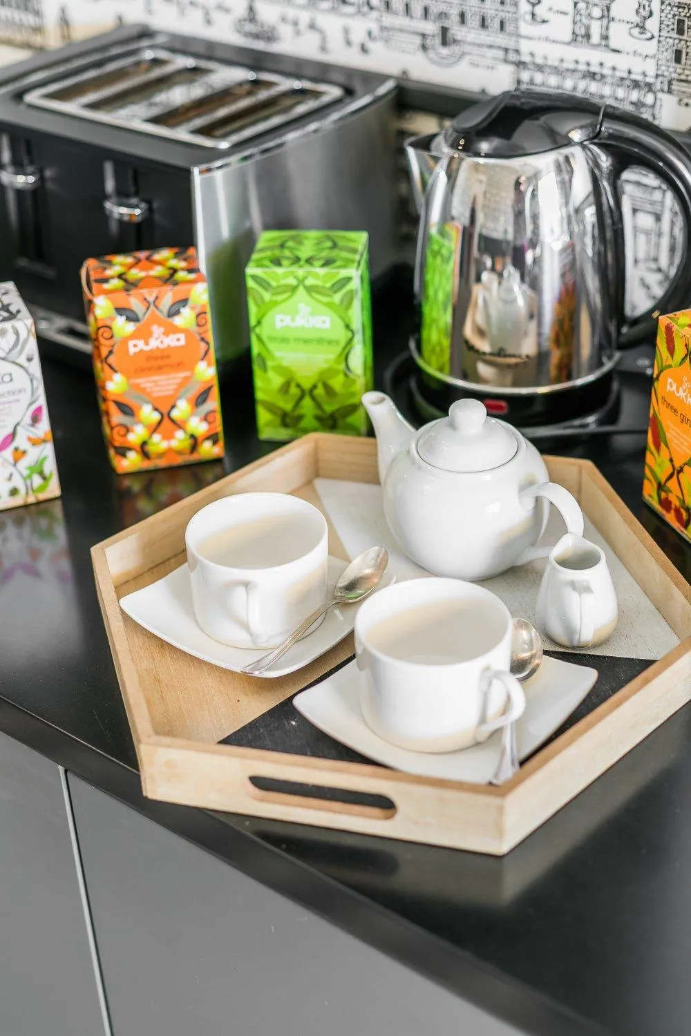 Coffee/tea facilities in Rarity Suites