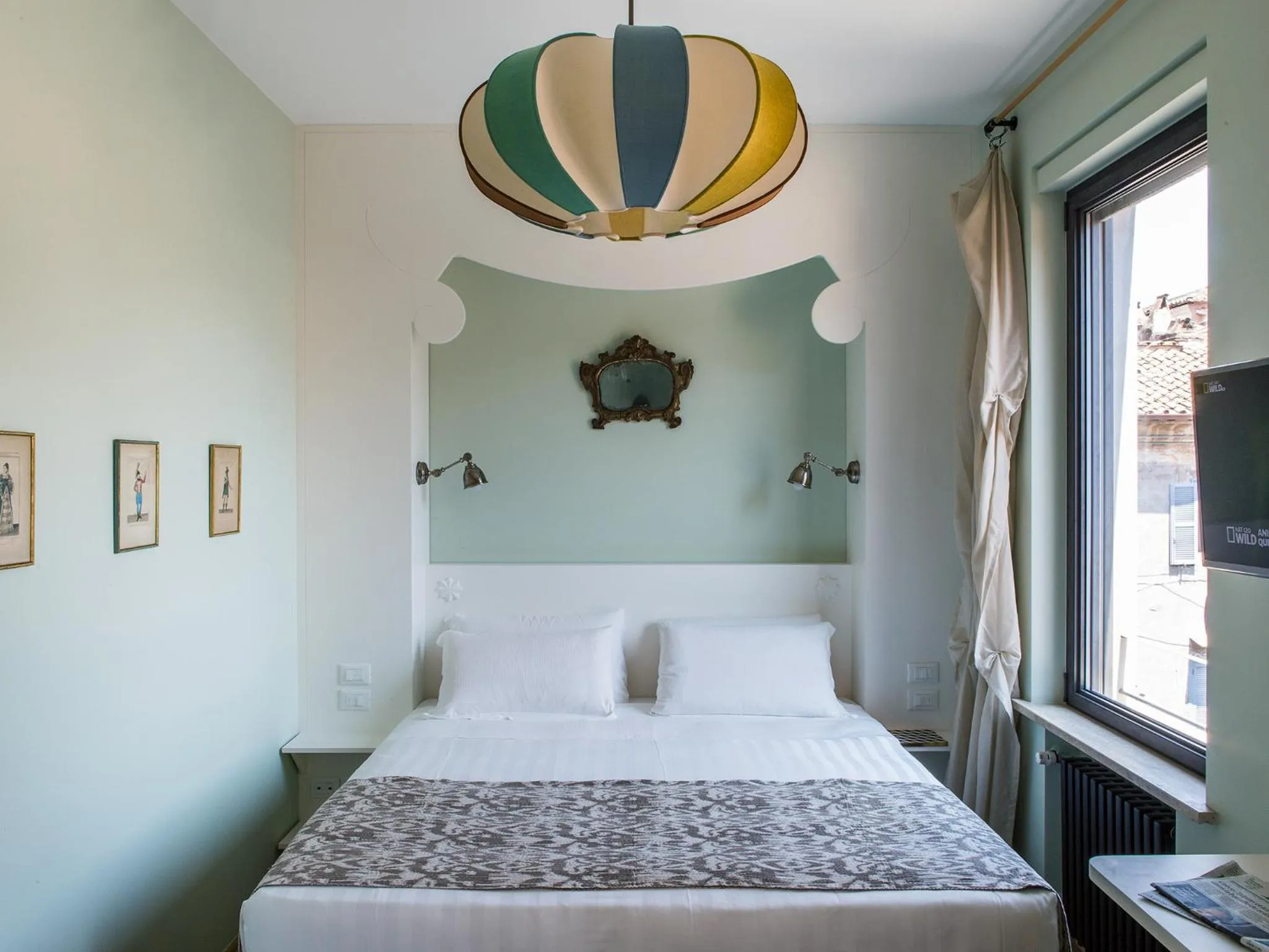 Day, Bed in Rarity Suites