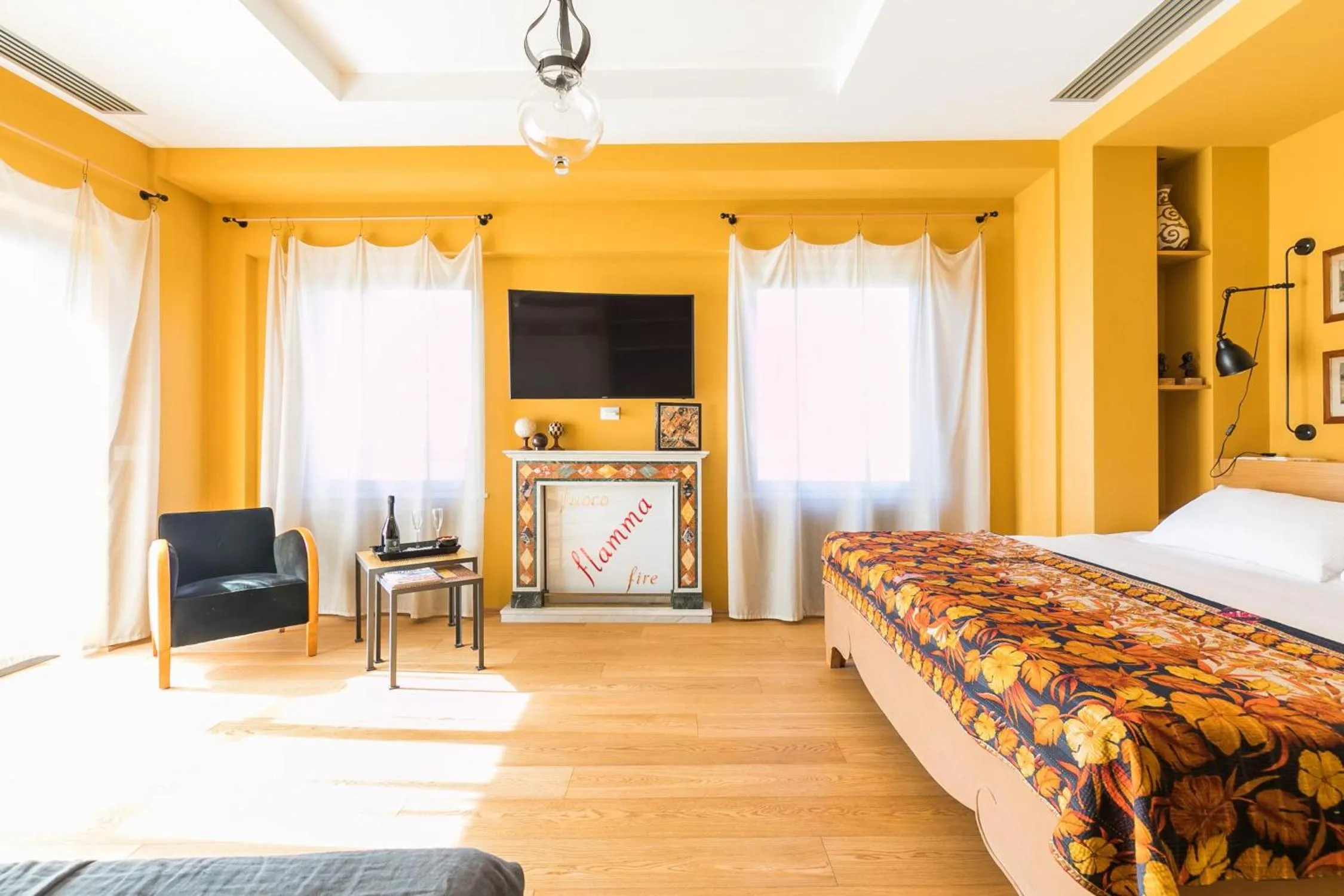 Photo of the whole room, Bed in Rarity Suites