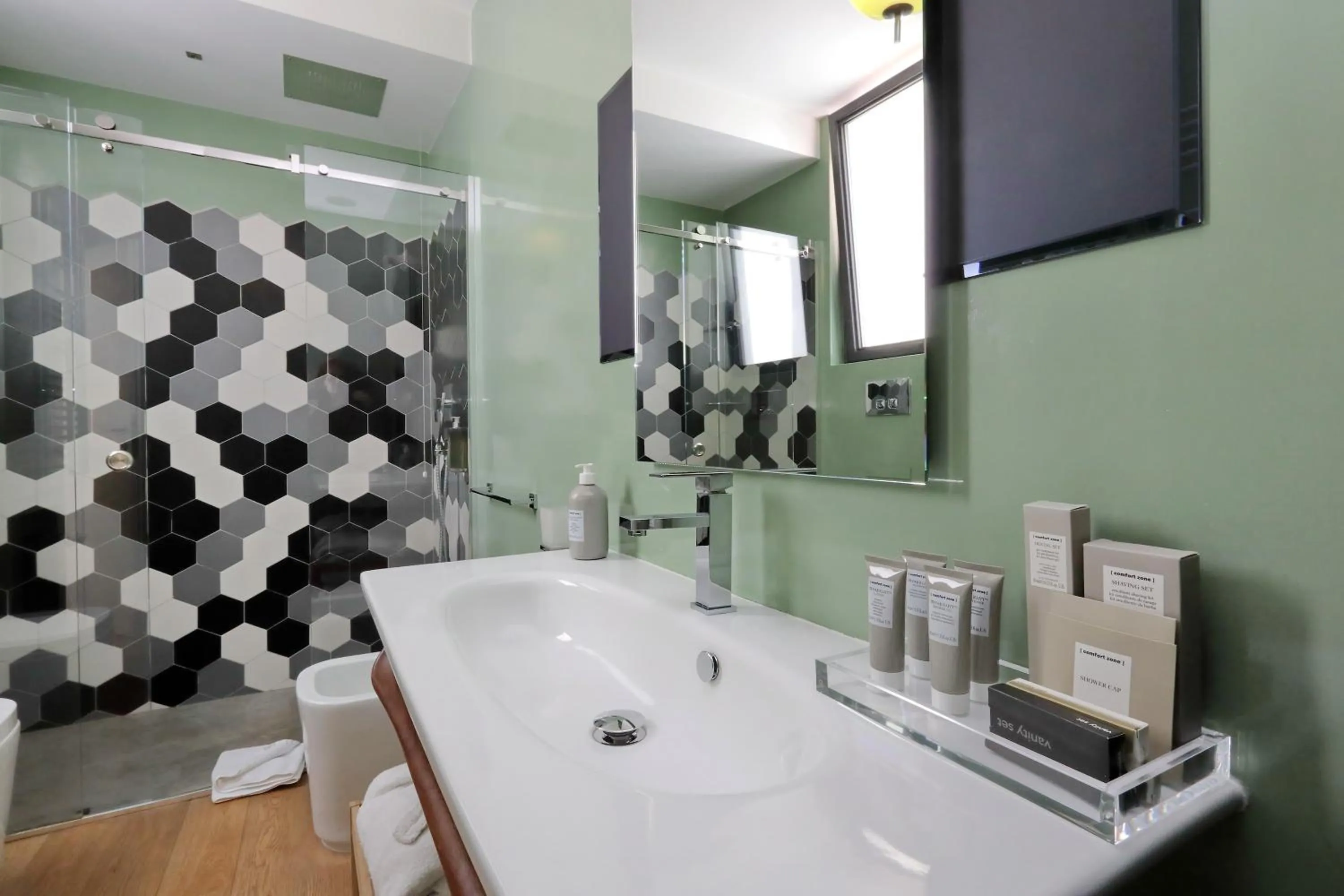 Bathroom in Rarity Suites