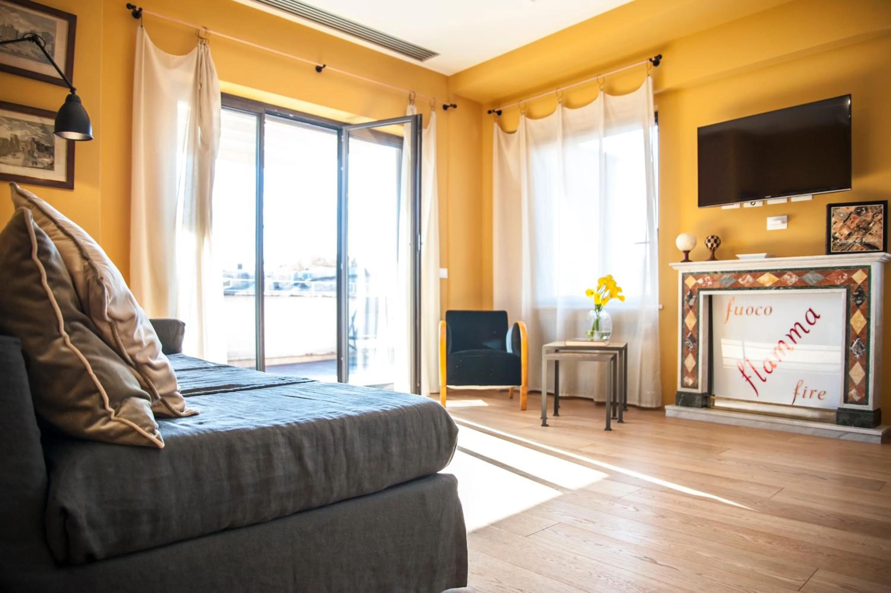 Coffee/tea facilities in Rarity Suites