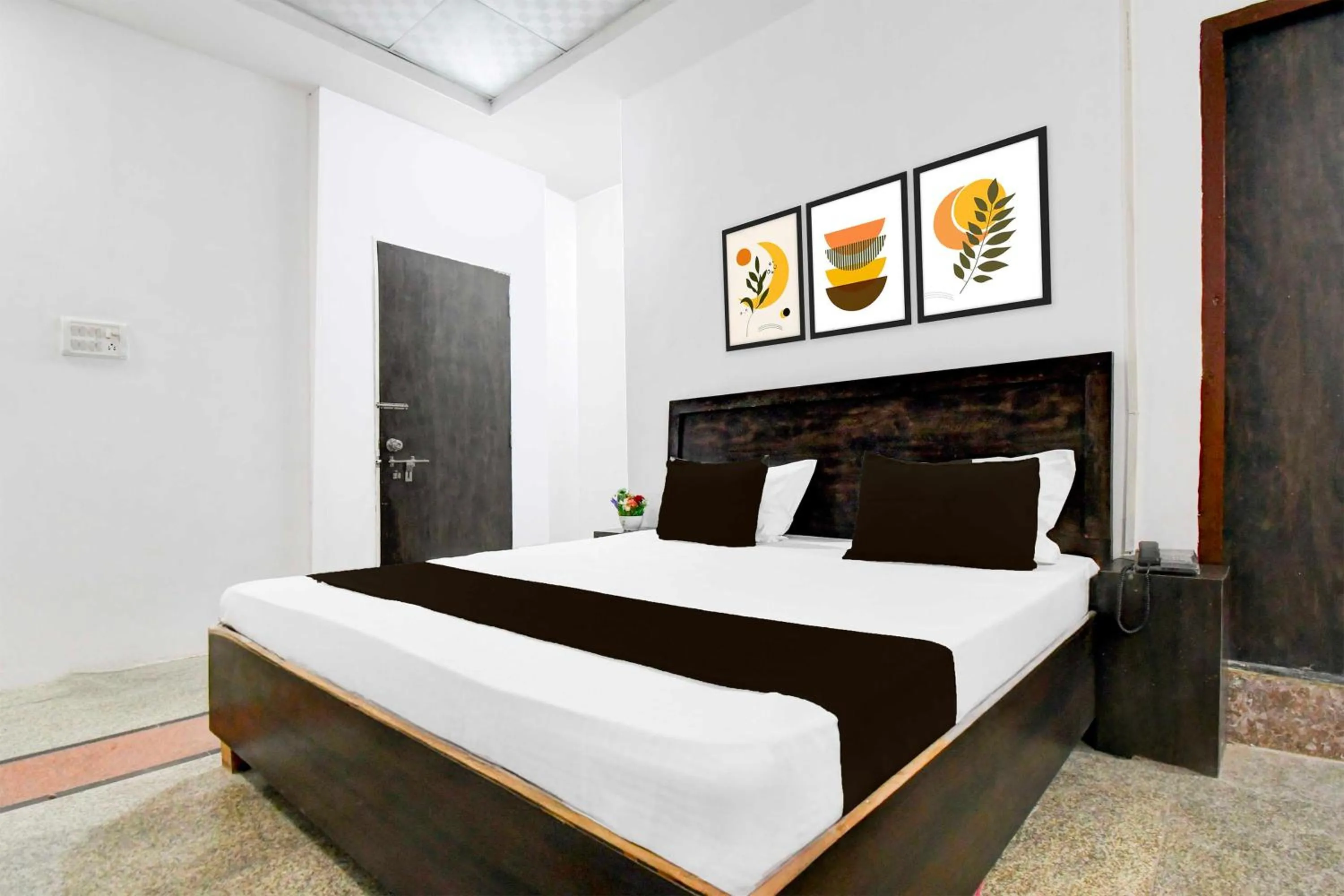 Hotel O Vrindavan Yojna Lucknow