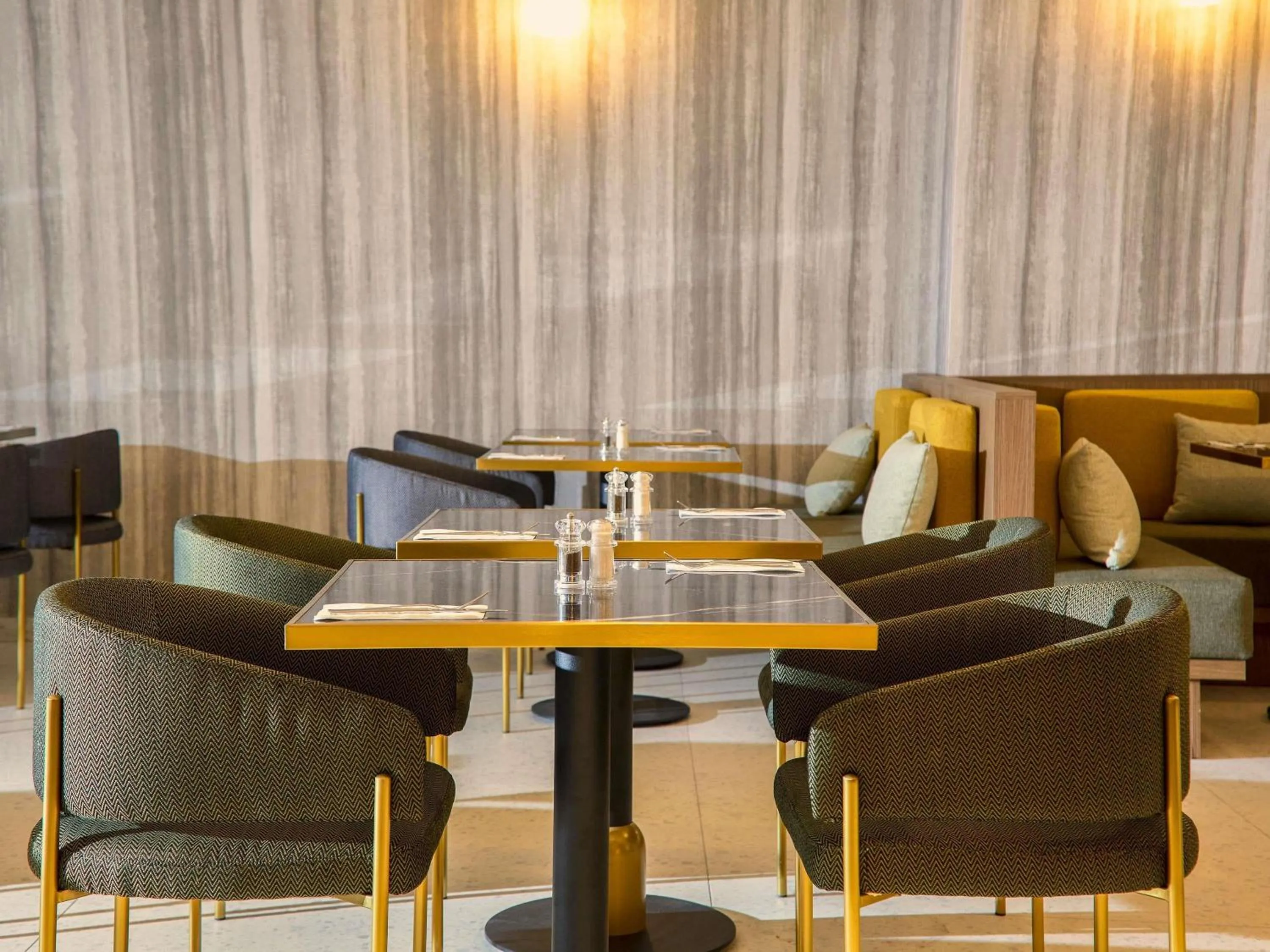 Restaurant/places to eat in Novotel Malta Sliema