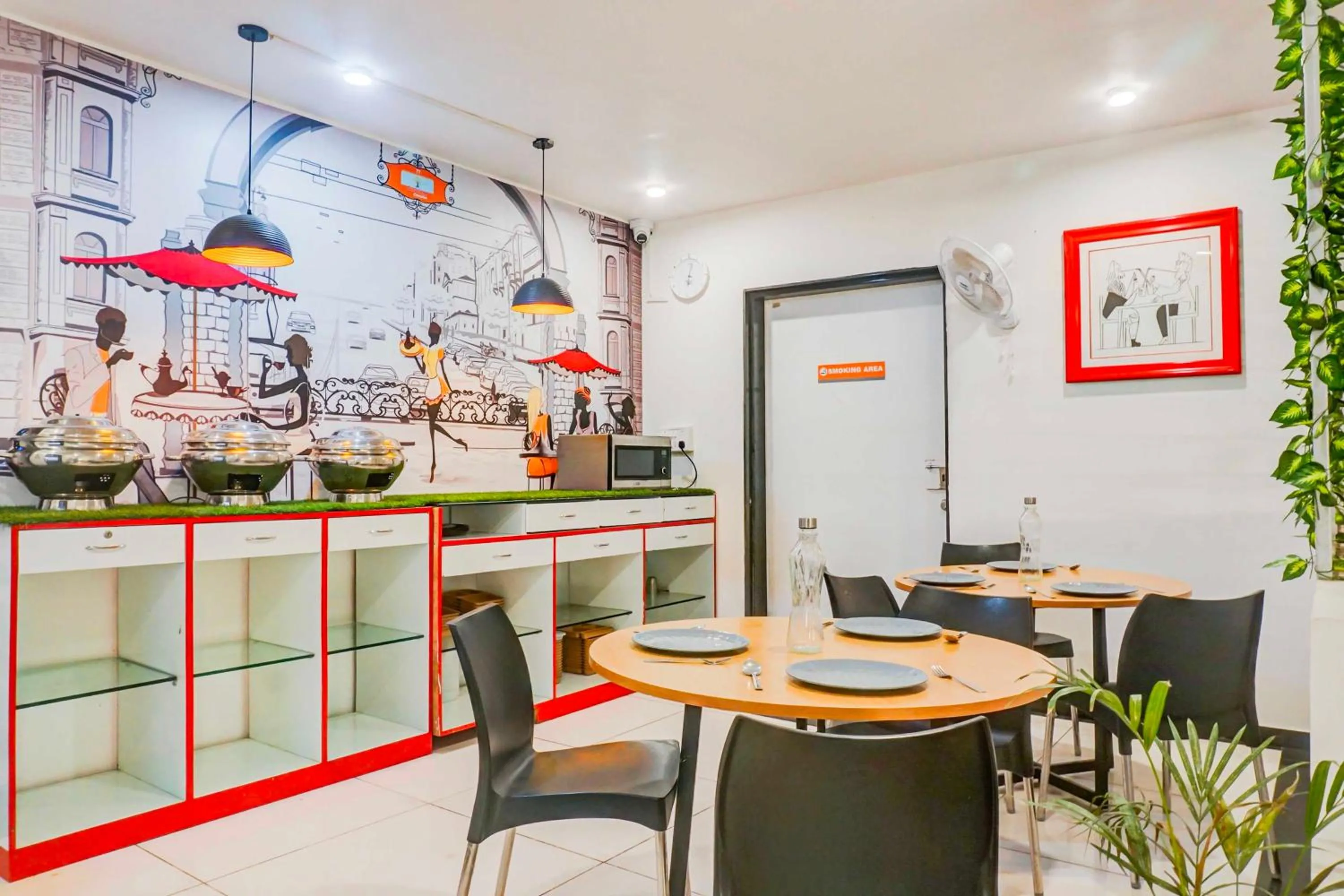 Dining area in Townhouse Oak Hadapsar Sahyadri Hospital
