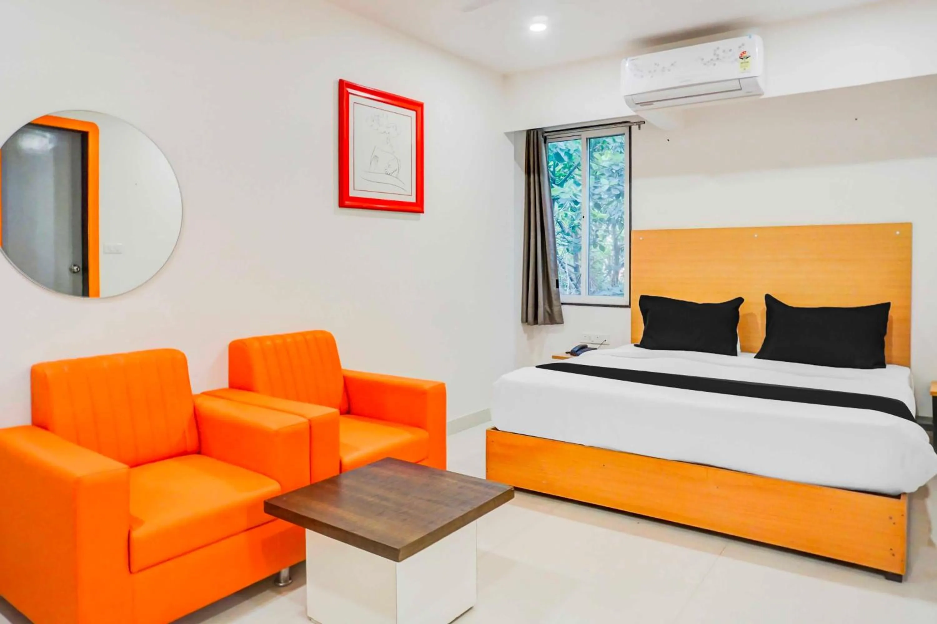 Bedroom, Bed in Townhouse Oak Hadapsar Sahyadri Hospital