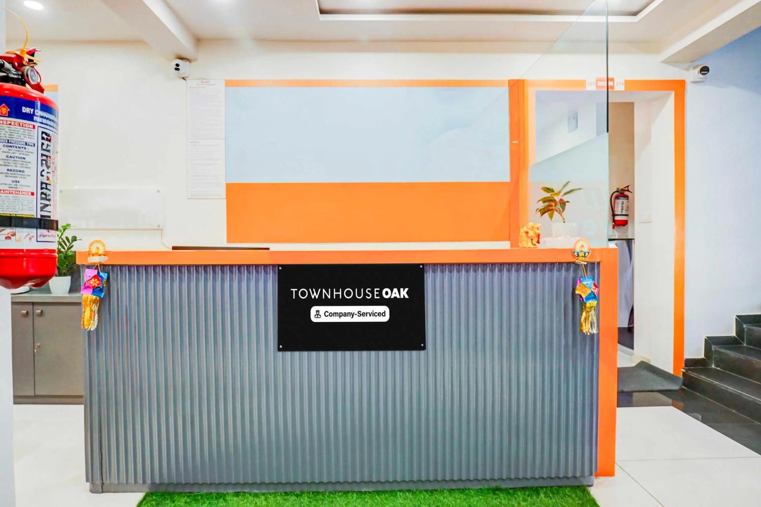Lobby or reception in Townhouse Oak Hadapsar Sahyadri Hospital