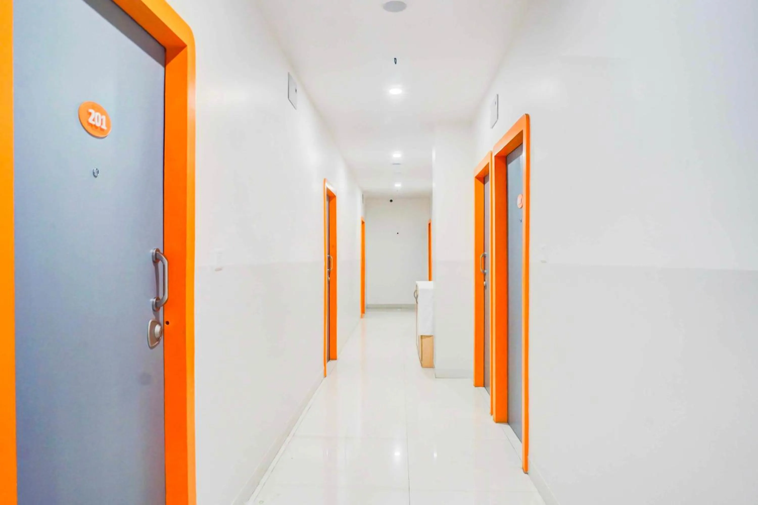 Lobby or reception in Townhouse Oak Hadapsar Sahyadri Hospital