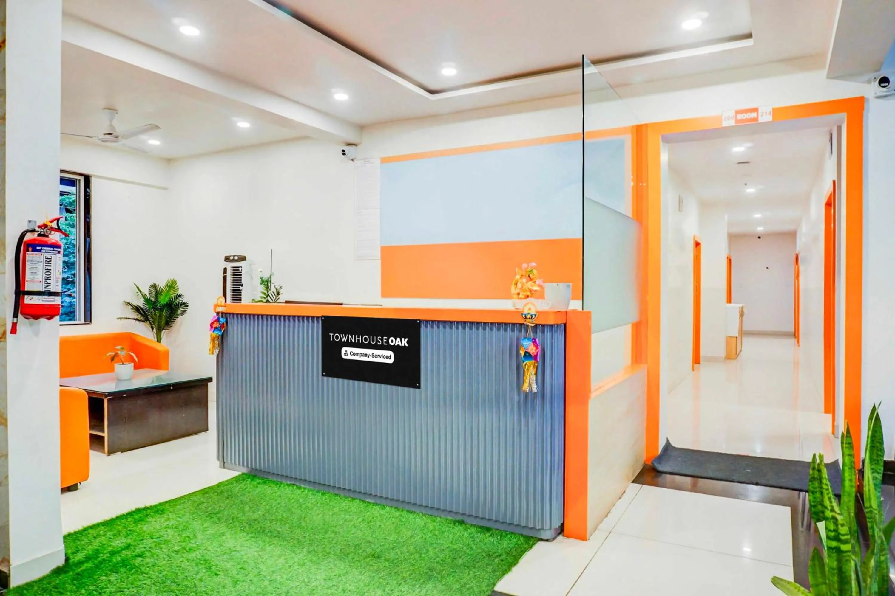 Lobby or reception in Townhouse Oak Hadapsar Sahyadri Hospital